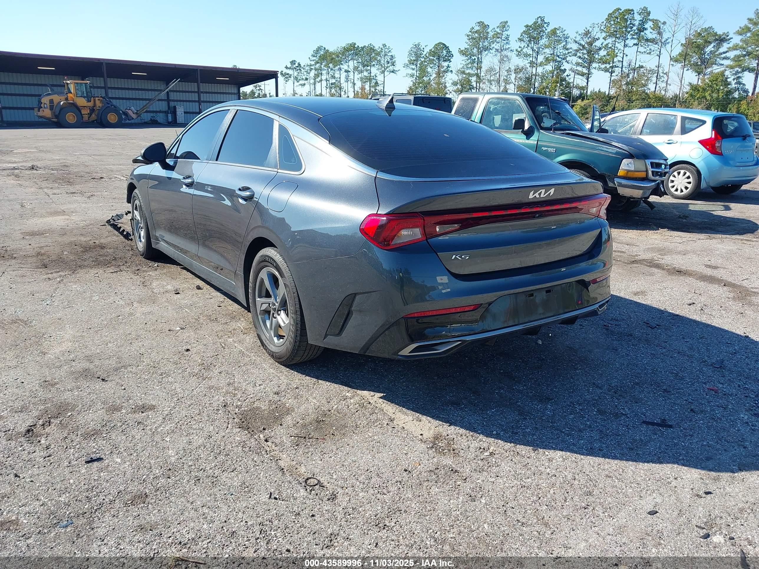 KIA K5 image 3