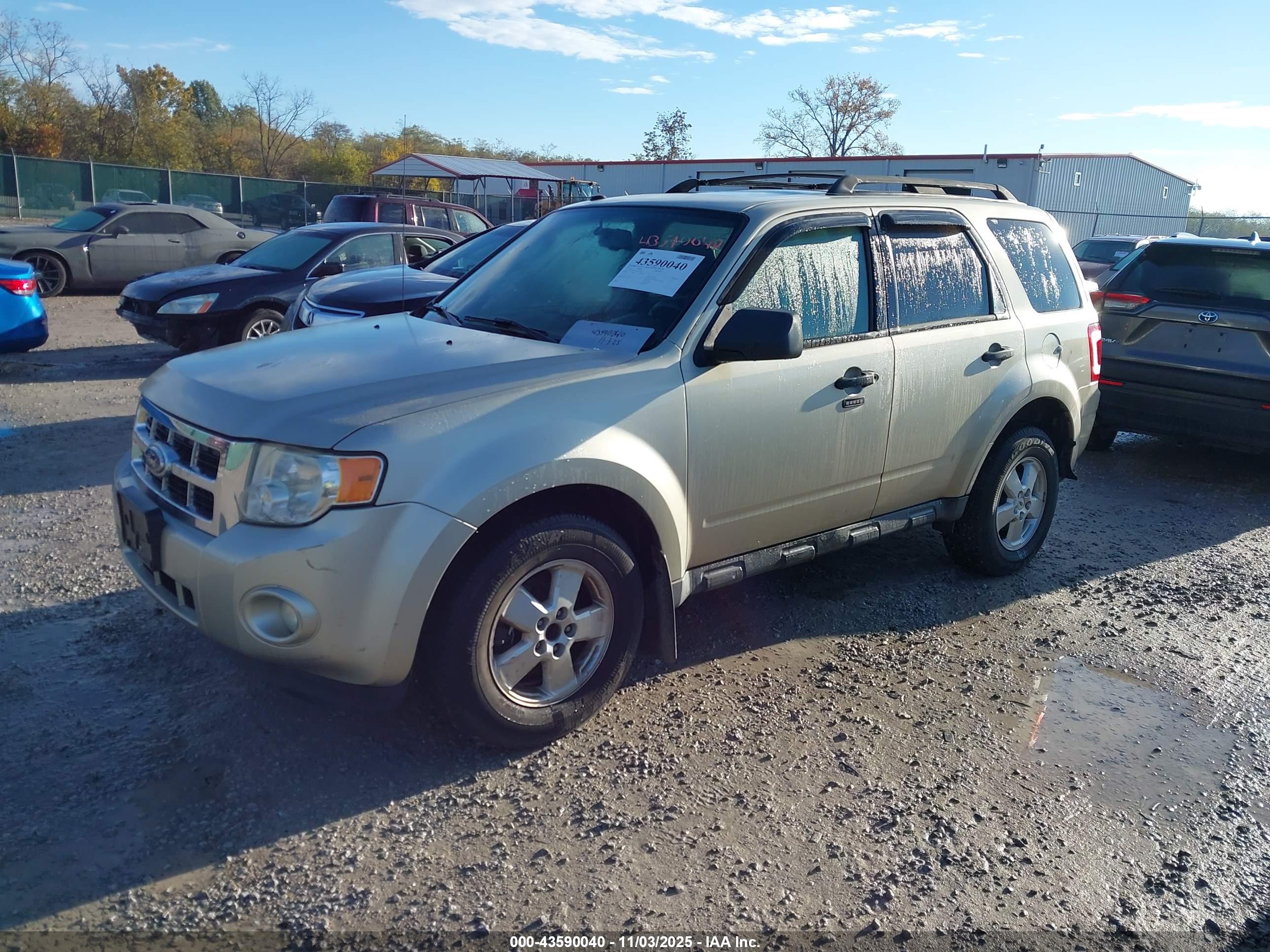 FORD ESCAPE image 2