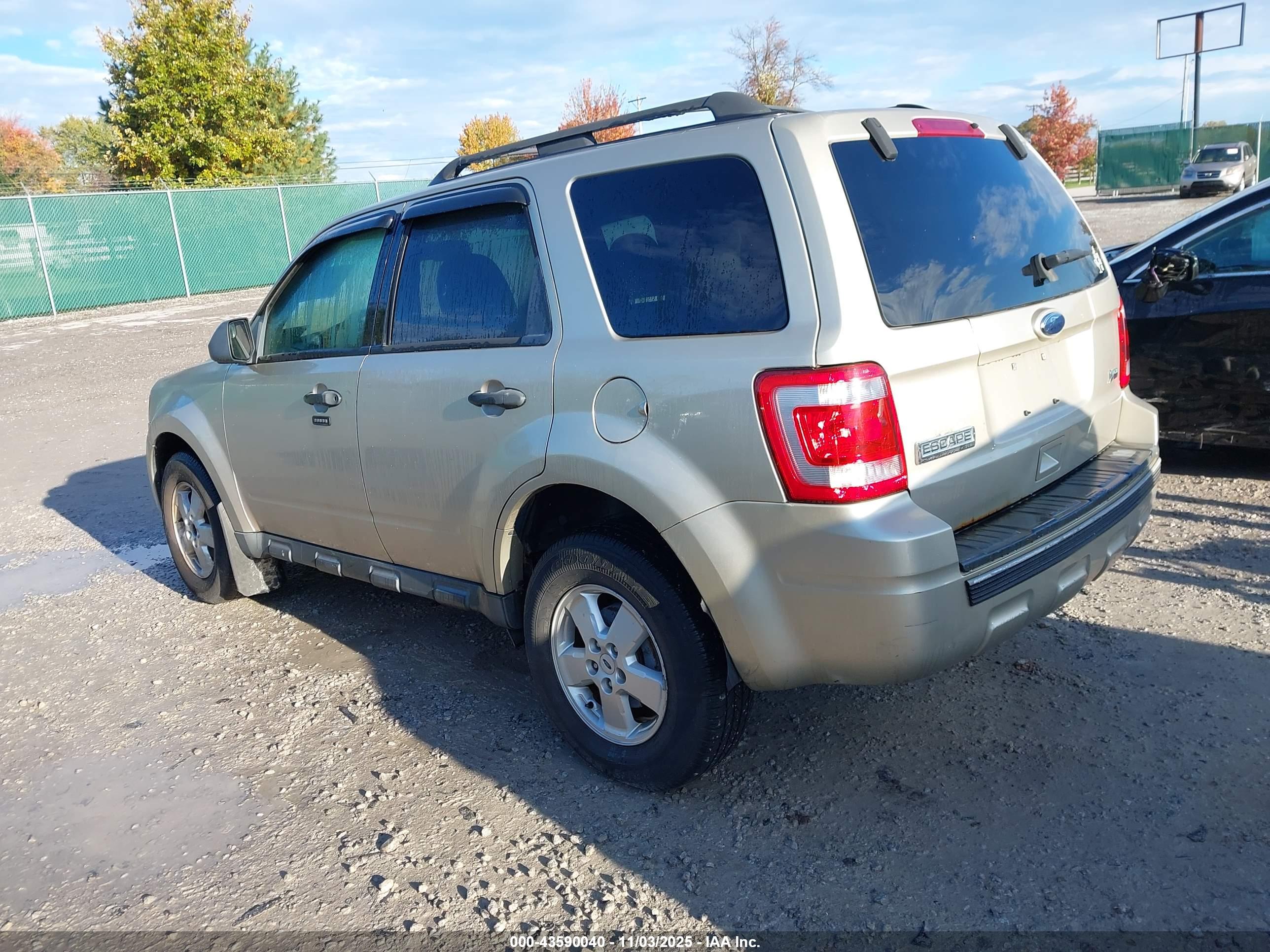 FORD ESCAPE image 3