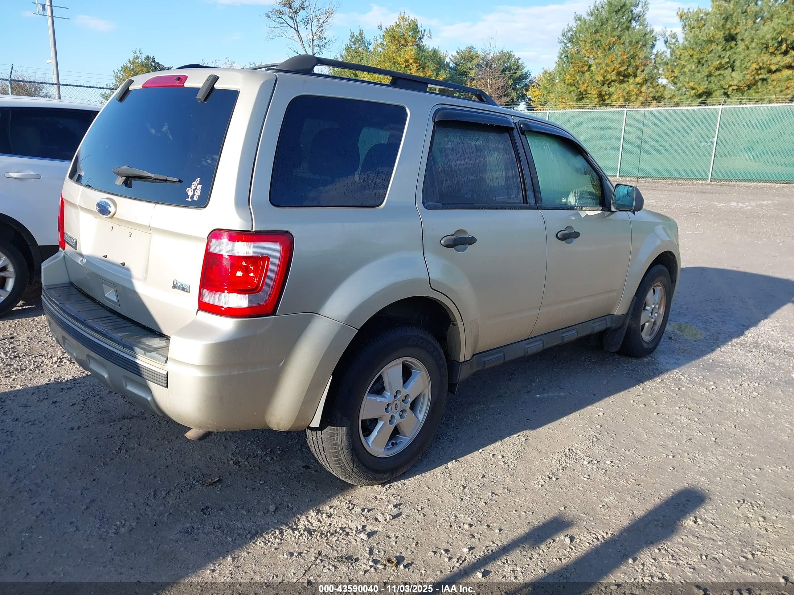 FORD ESCAPE image 4