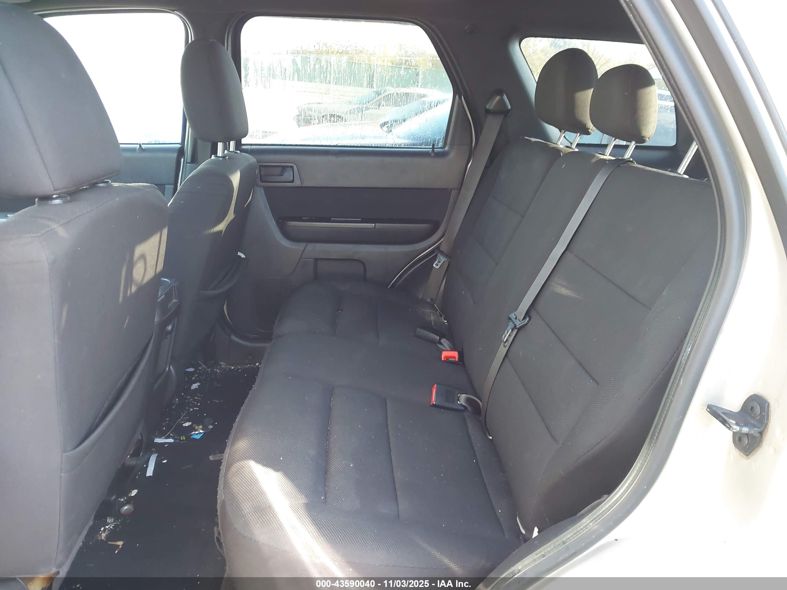 FORD ESCAPE image 8