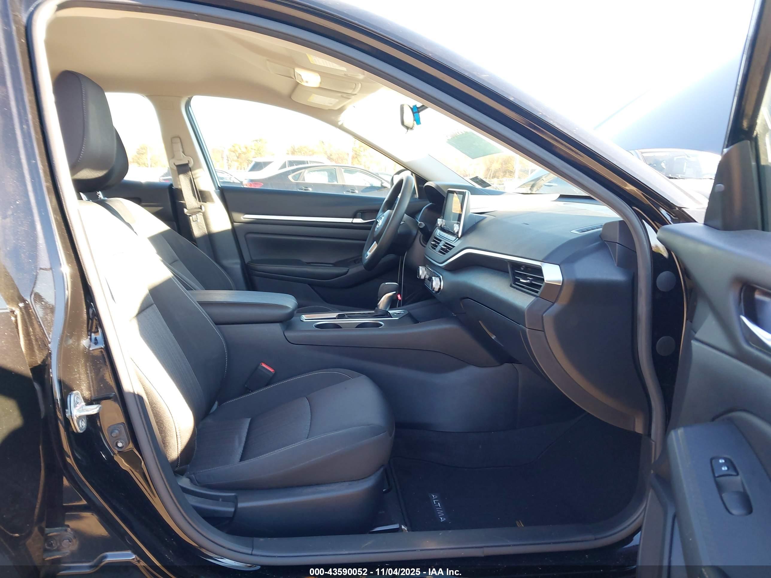 NISSAN ALTIMA image 5