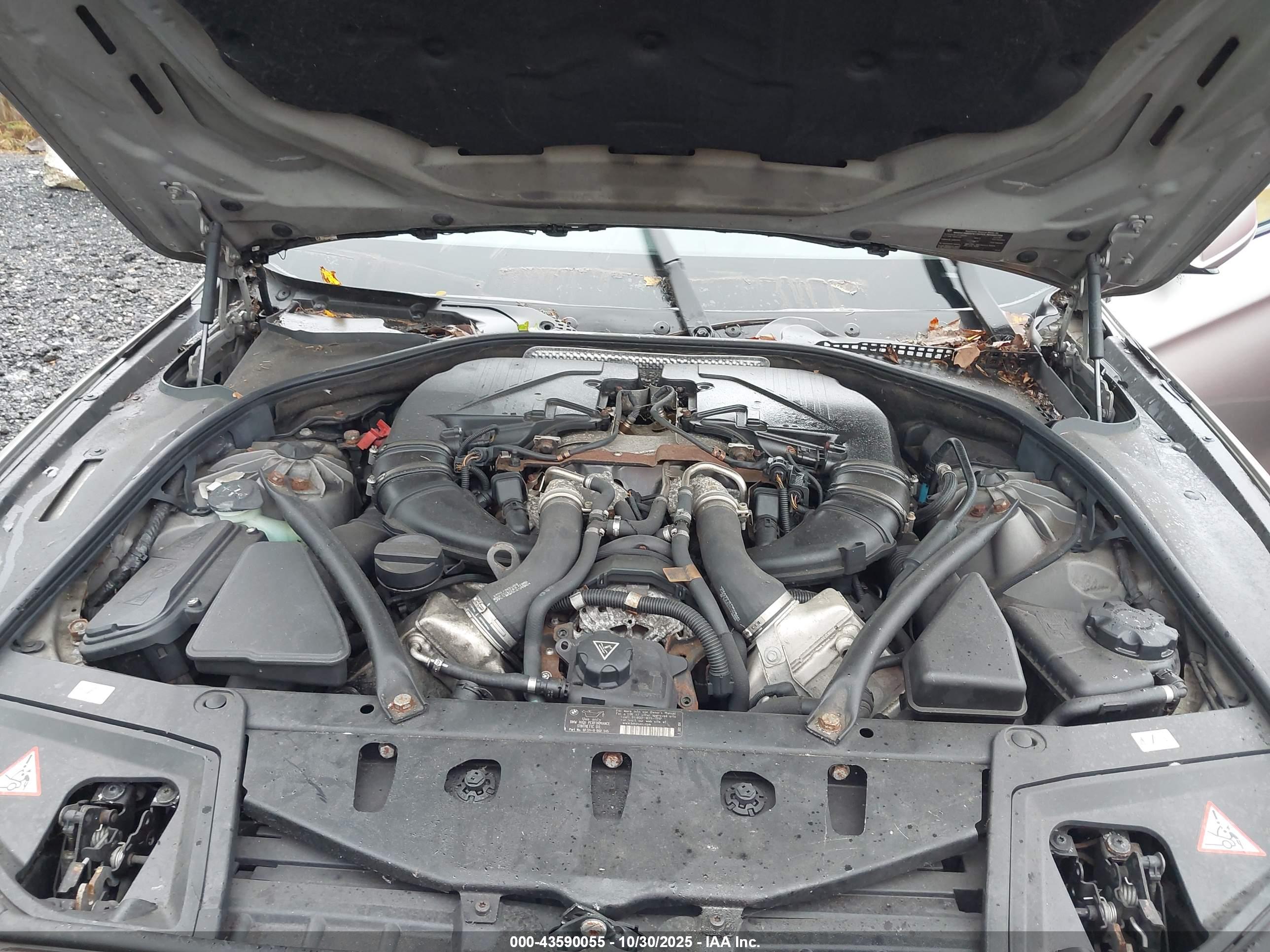 BMW 550I image 10