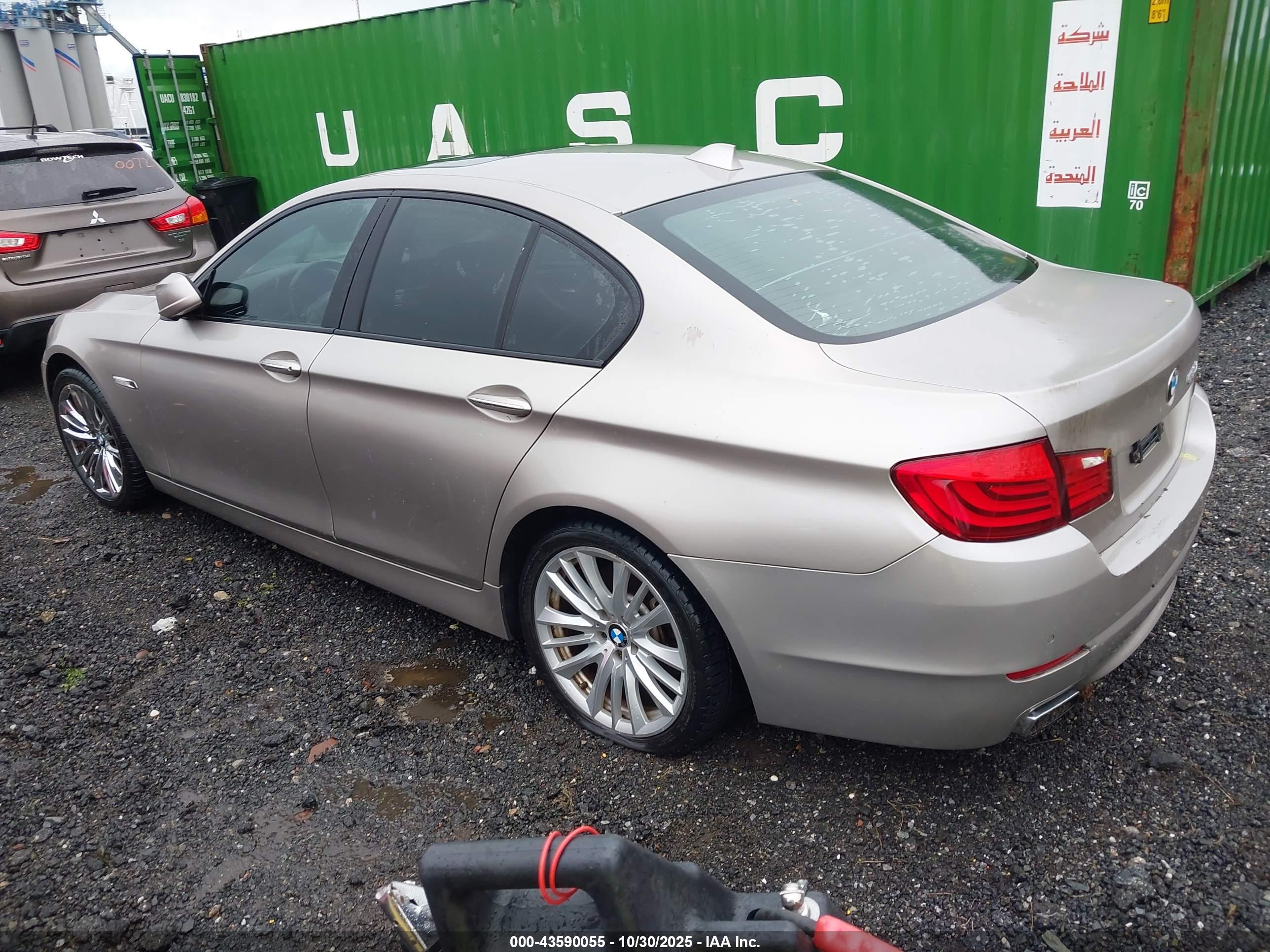 BMW 550I image 3