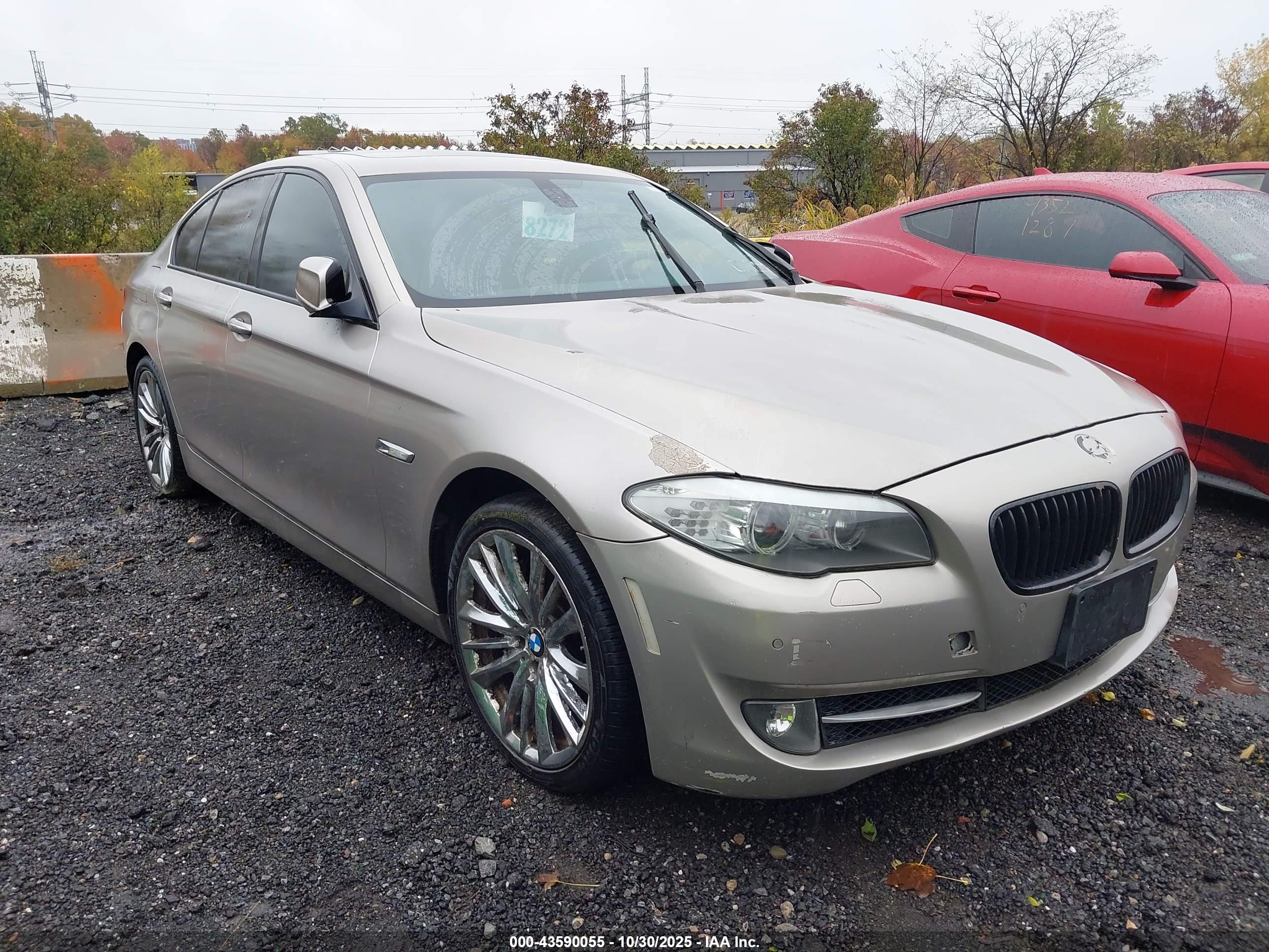 BMW 550I image 6