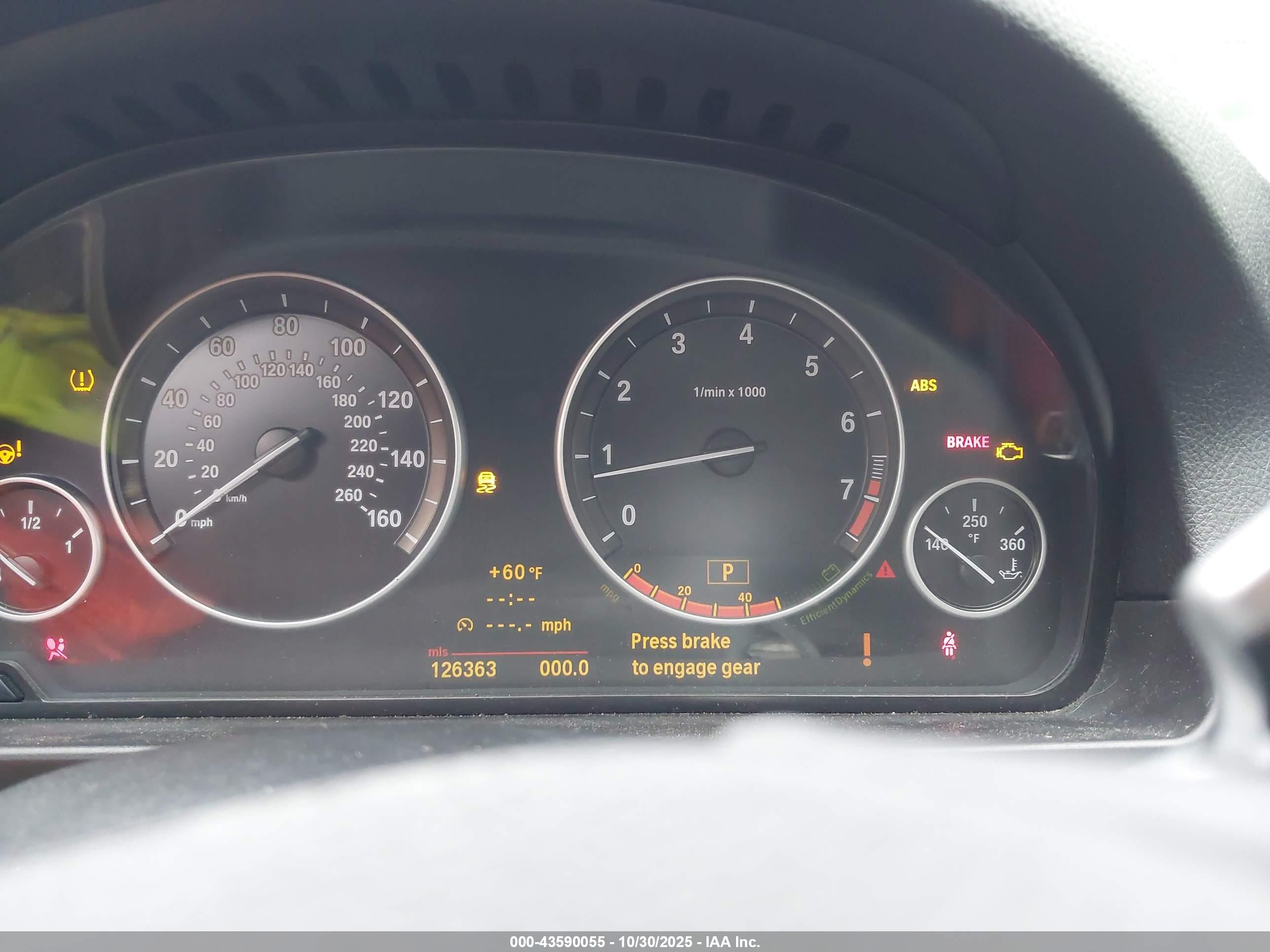 BMW 550I image 7