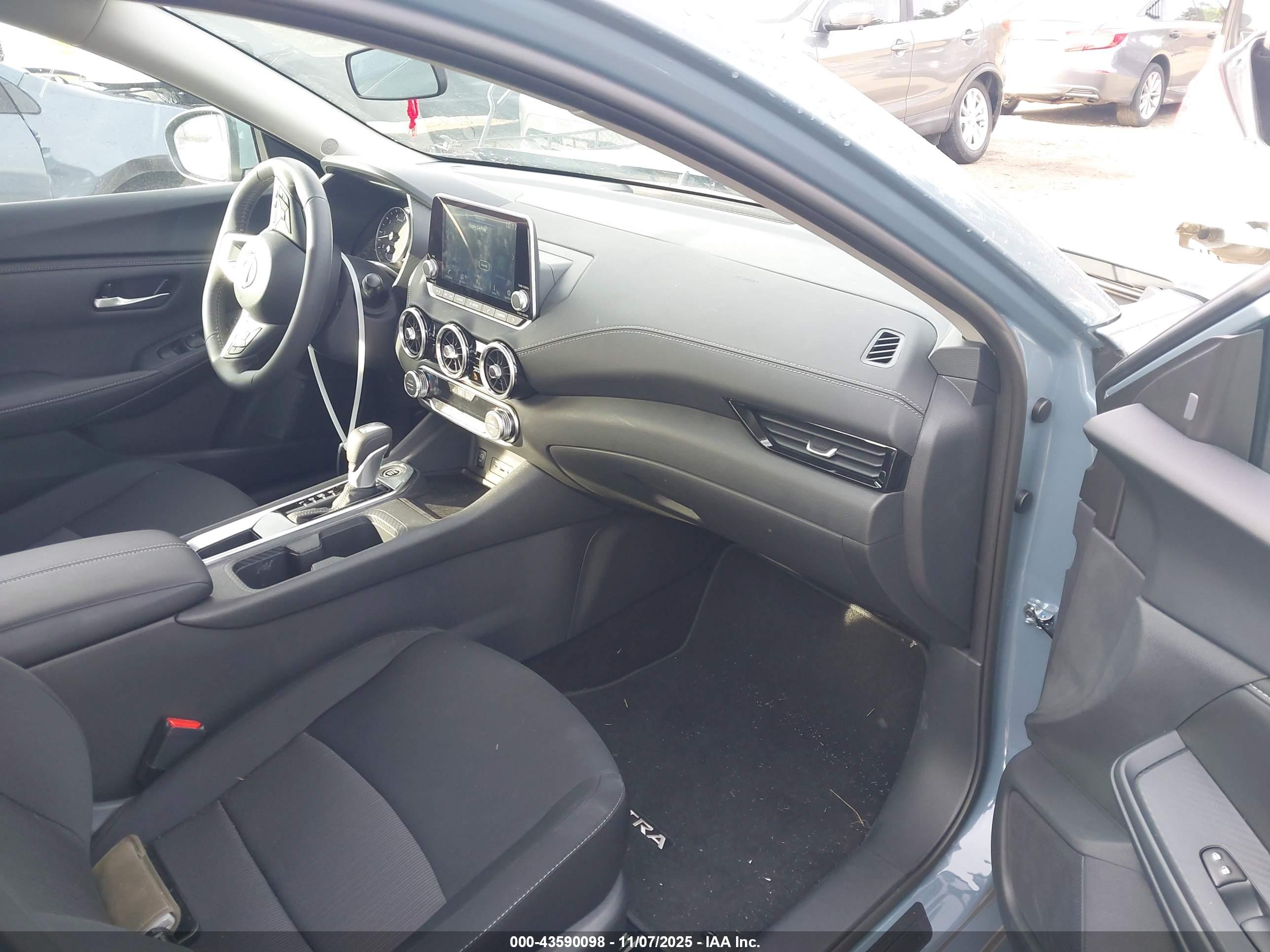 NISSAN SENTRA image 5