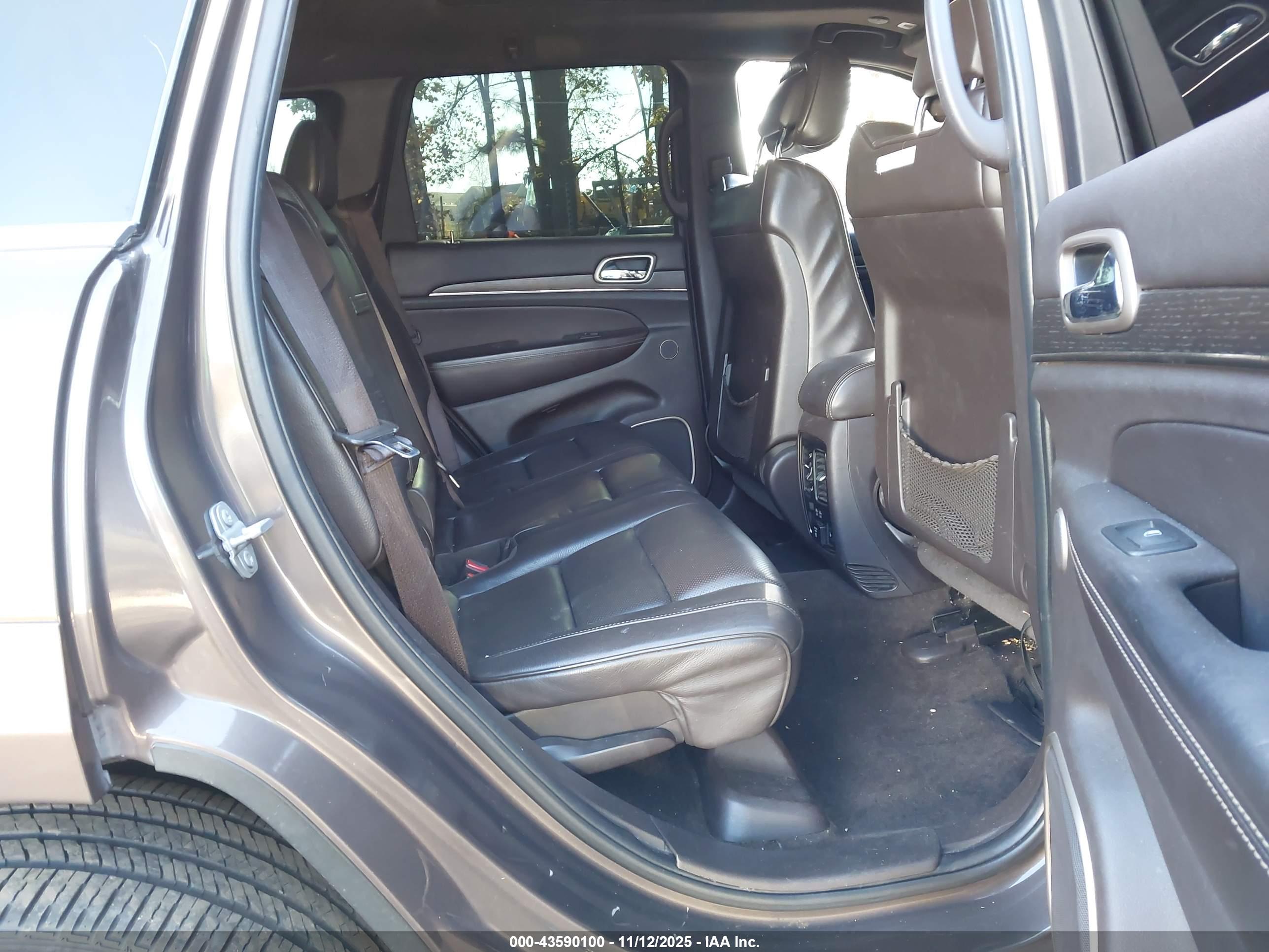 JEEP GRAND image 8