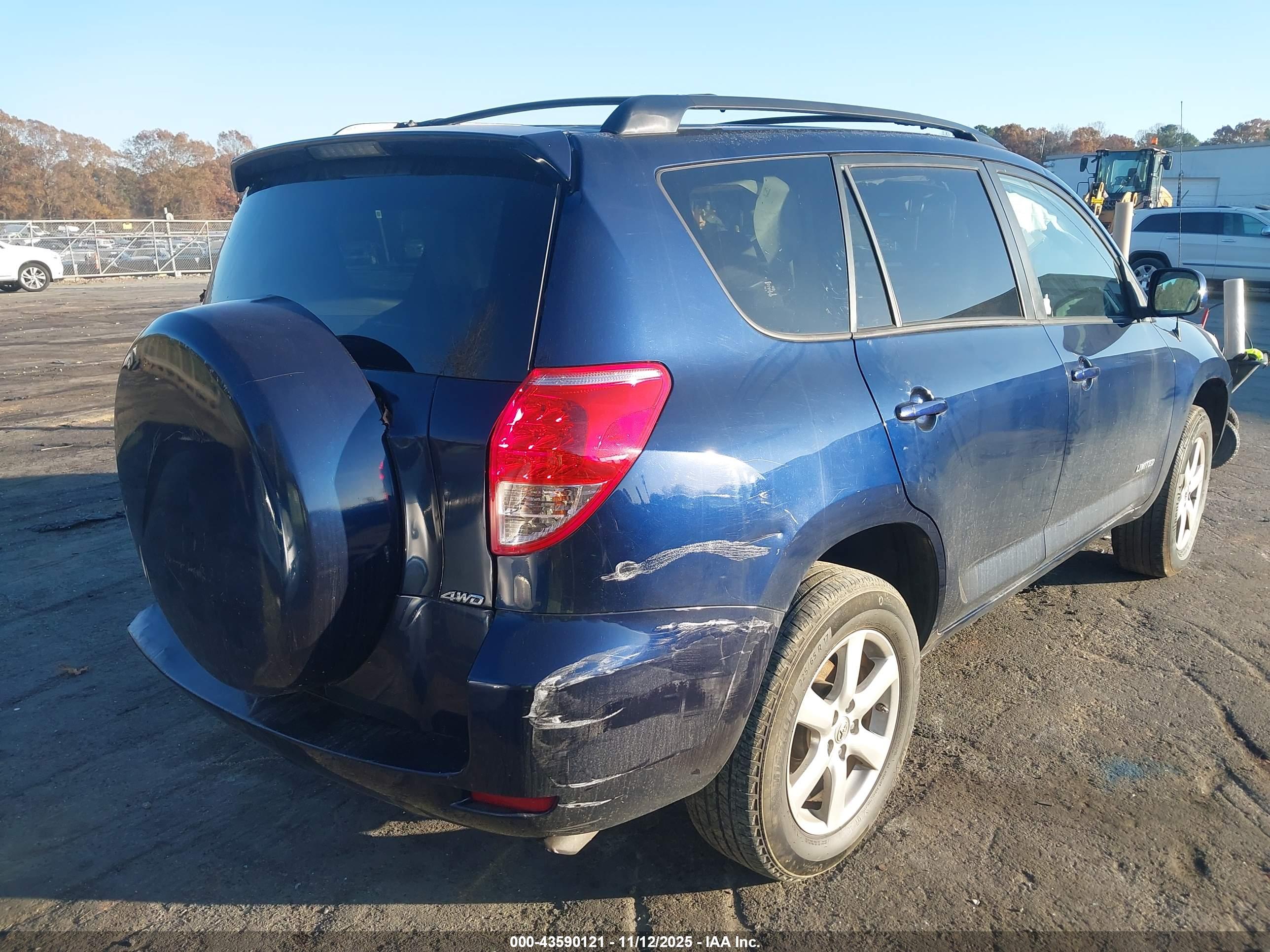 TOYOTA RAV4 image 4