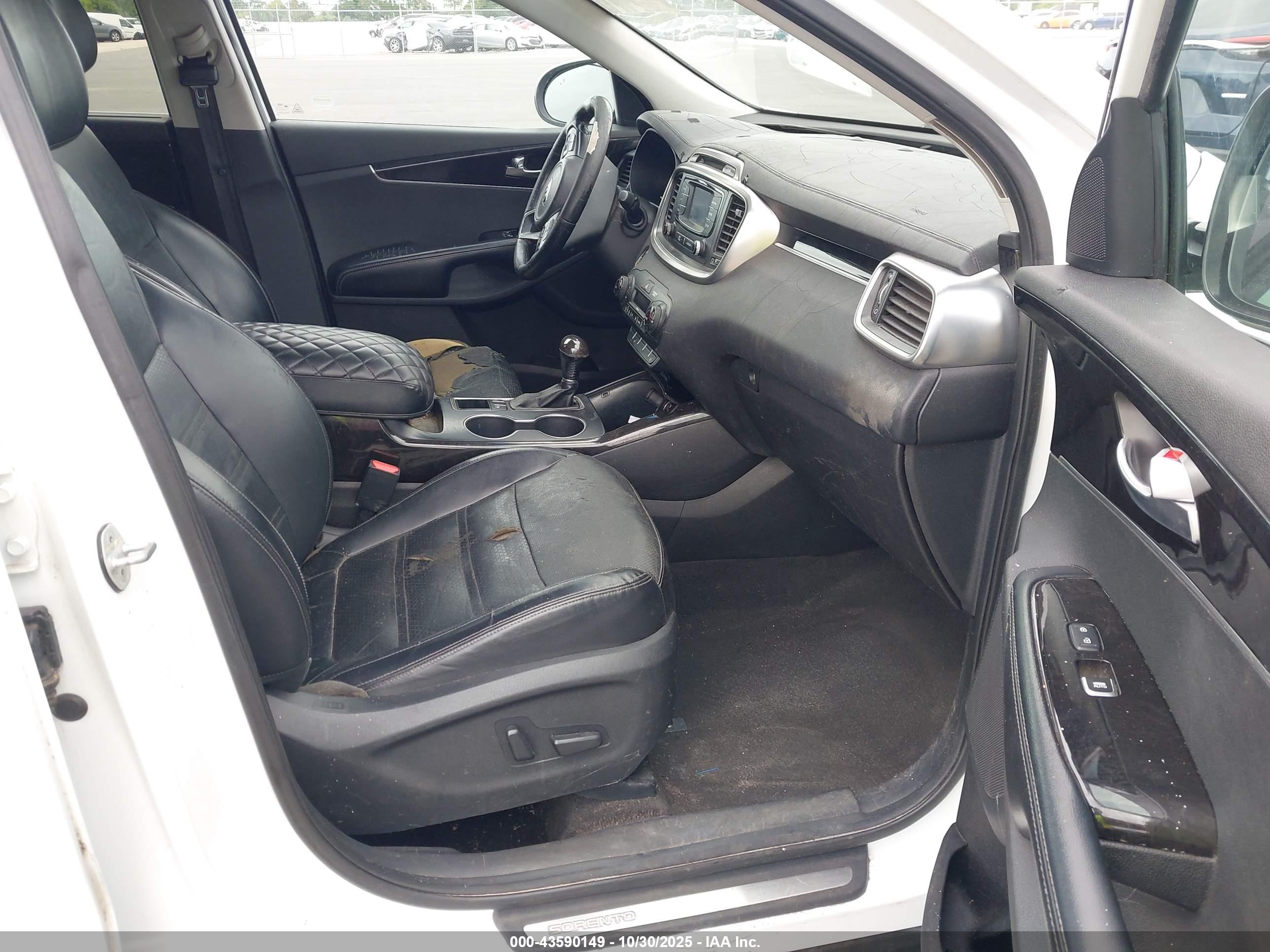 KIA SORENTO image 5
