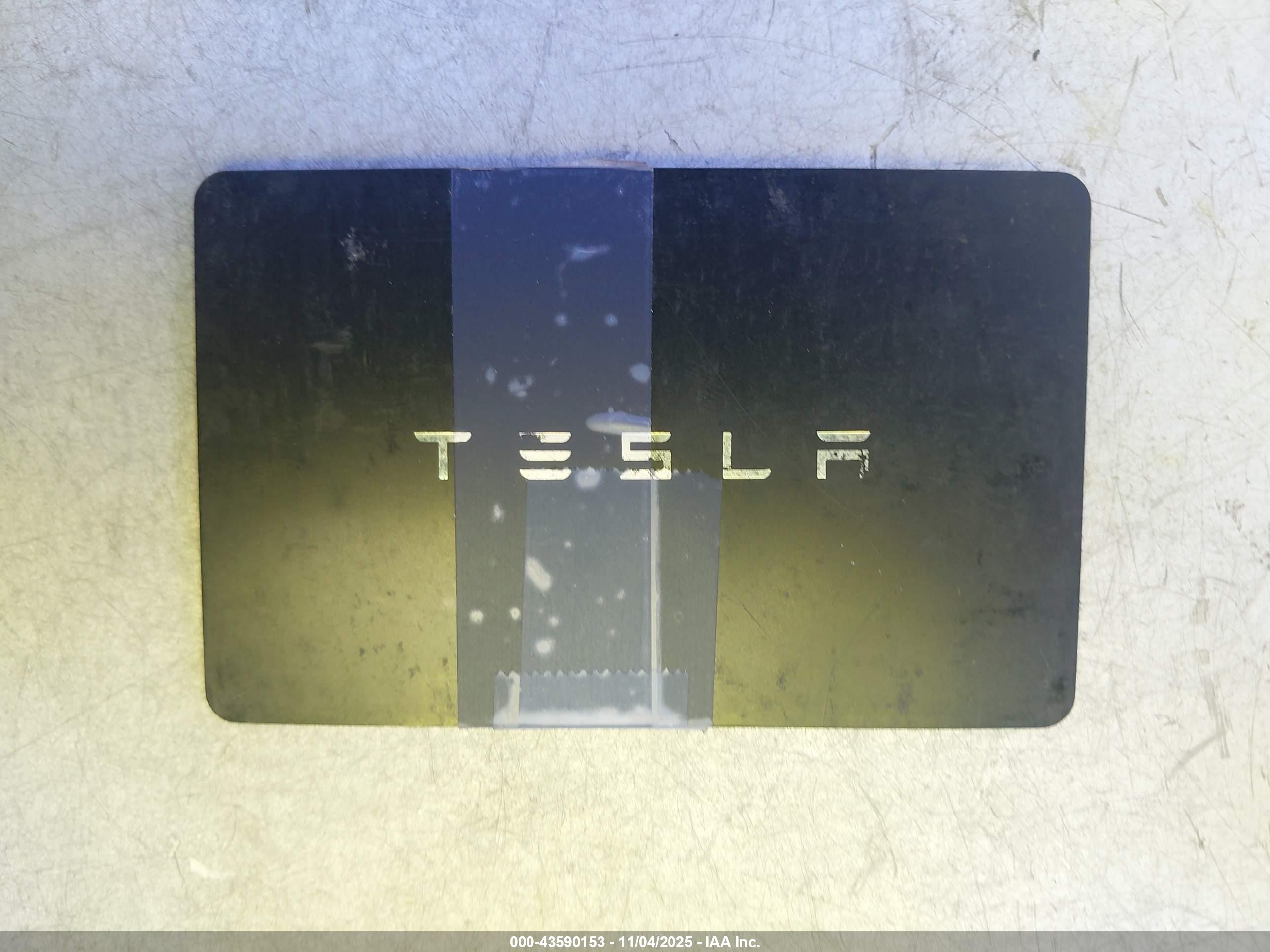 TESLA MODEL image 11