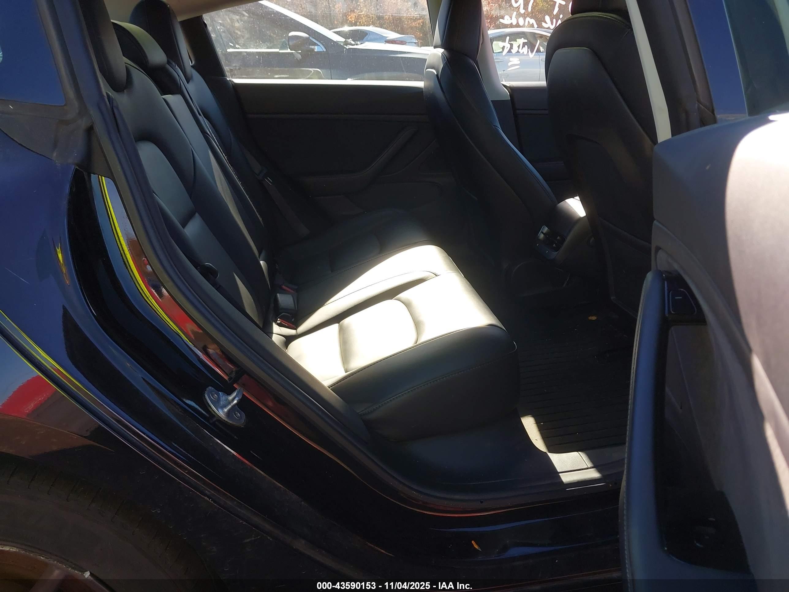 TESLA MODEL image 8