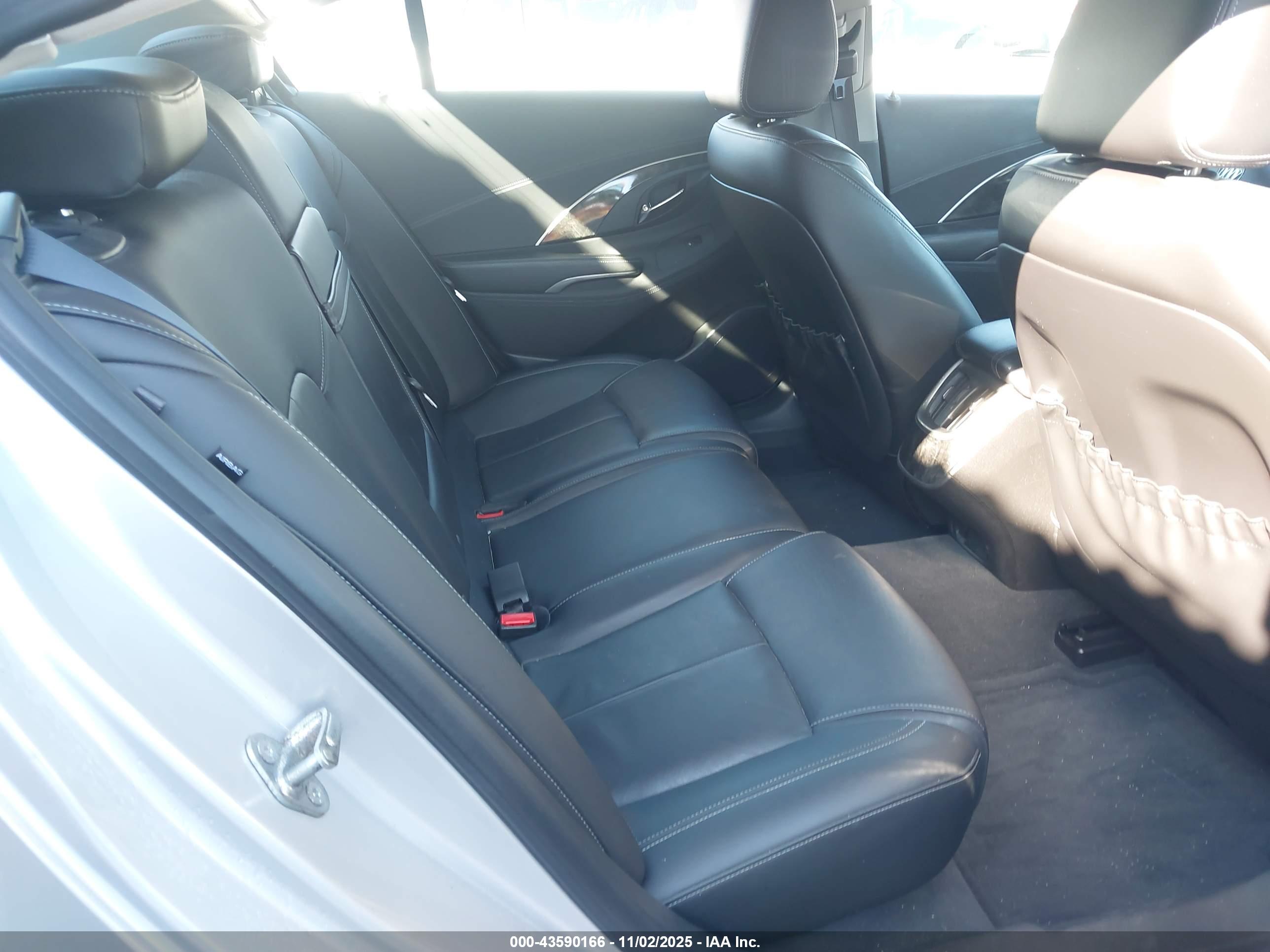 BUICK LACROSSE image 8