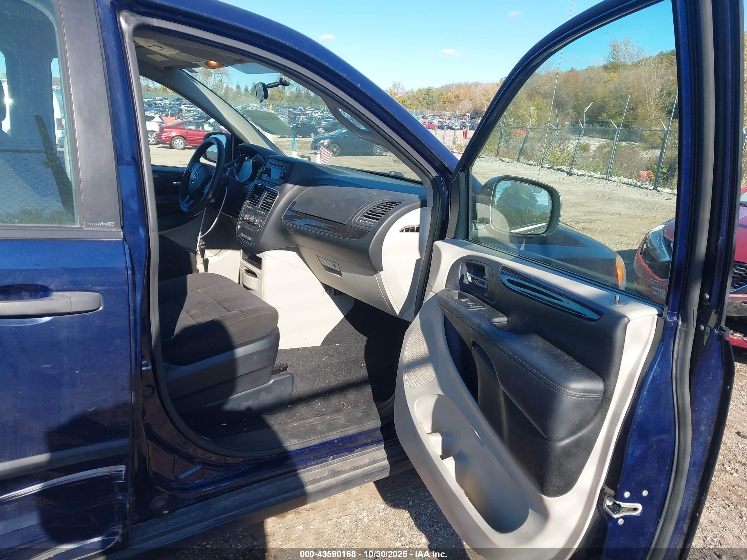 DODGE GRAND image 5