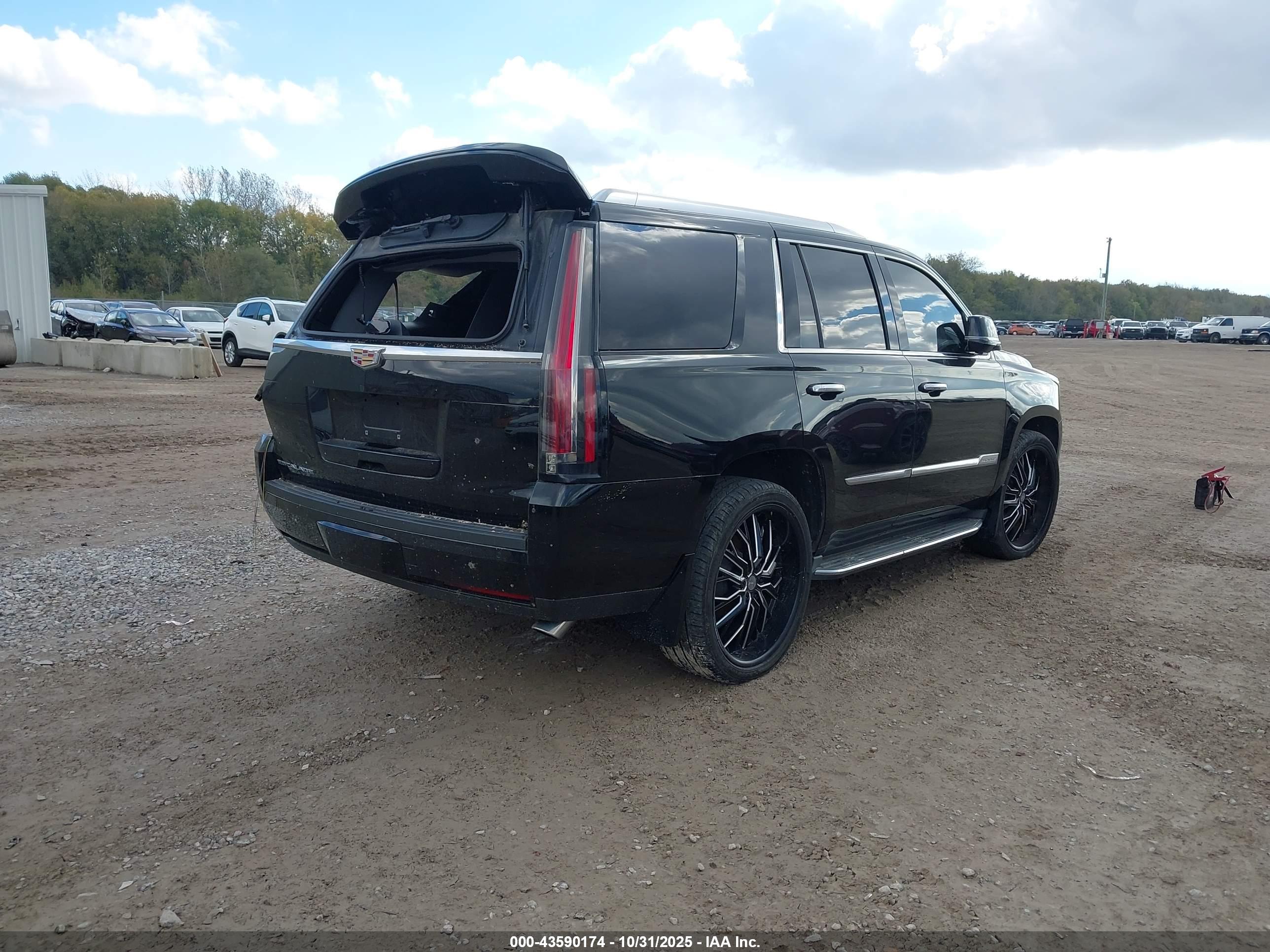CADILLAC ESCALADE image 4
