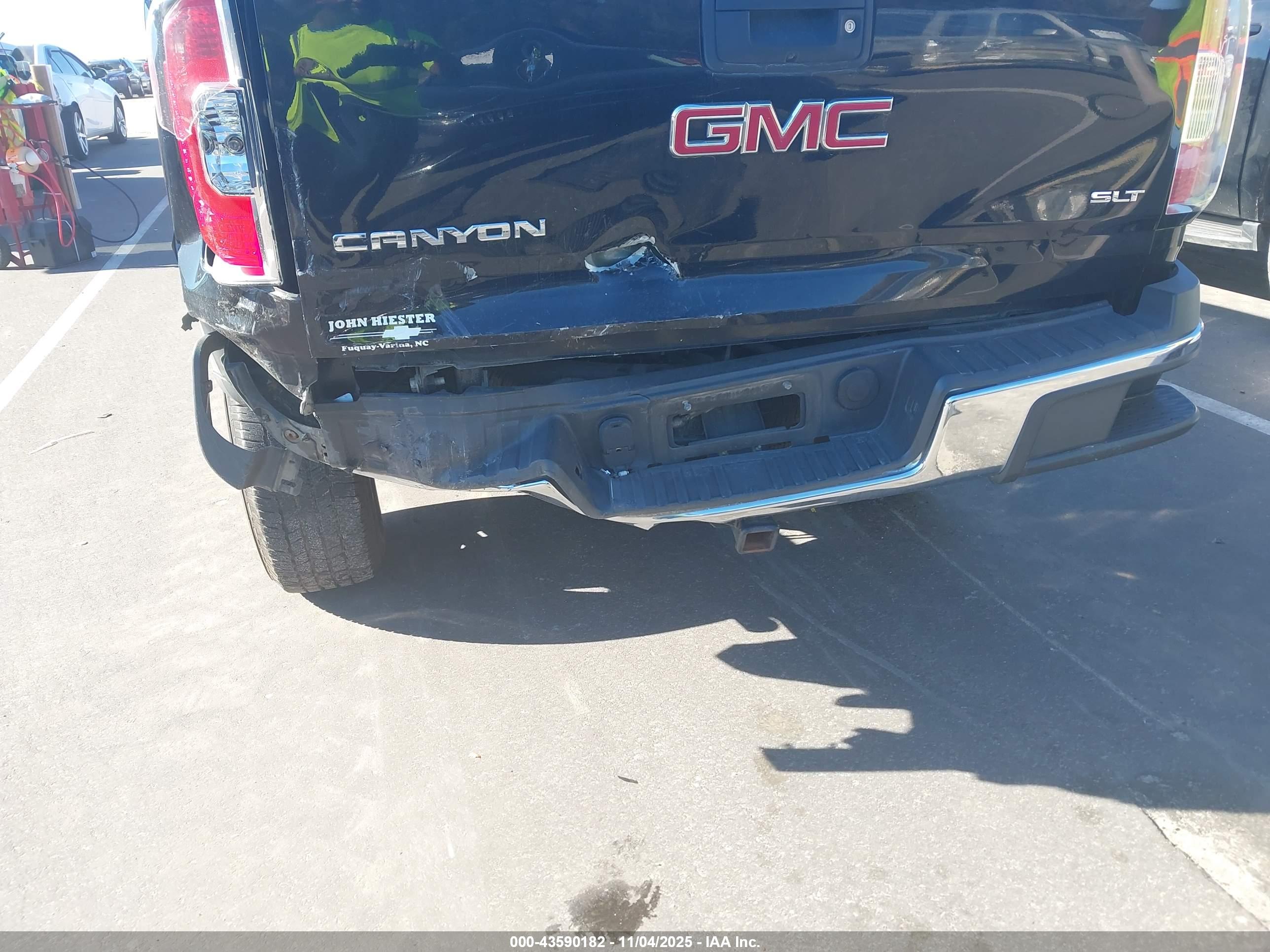 GMC CANYON image 6