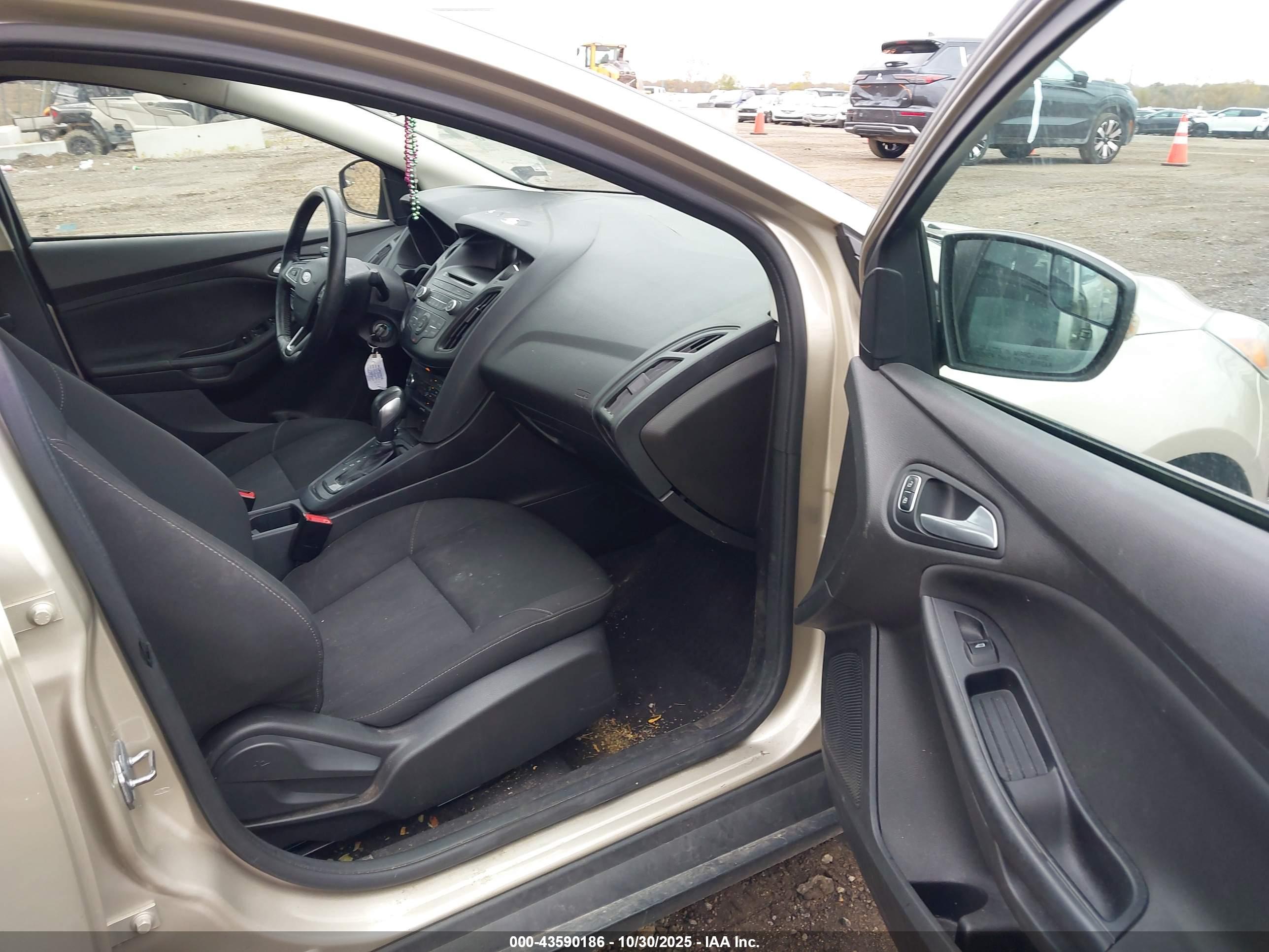 FORD FOCUS image 5