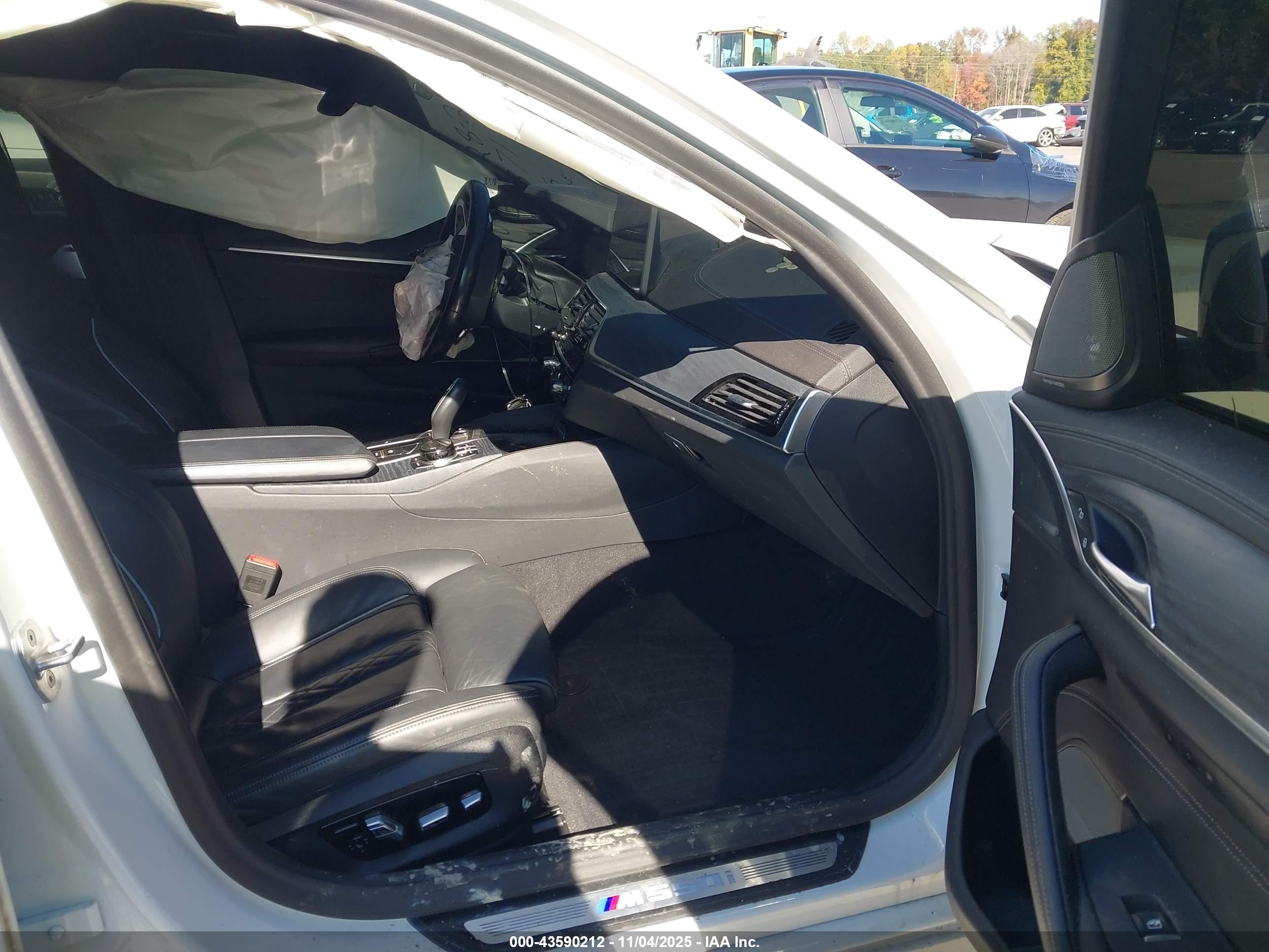 BMW M550I image 5