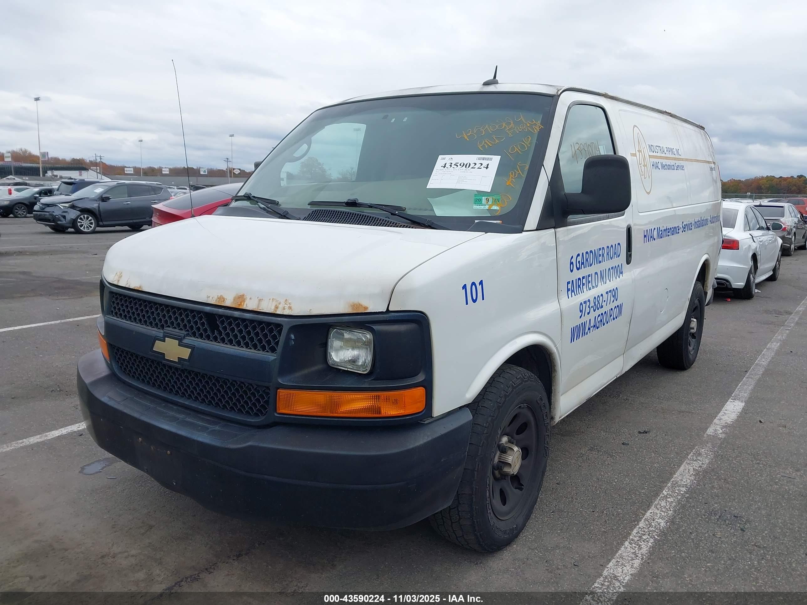 CHEVROLET EXPRESS image 2