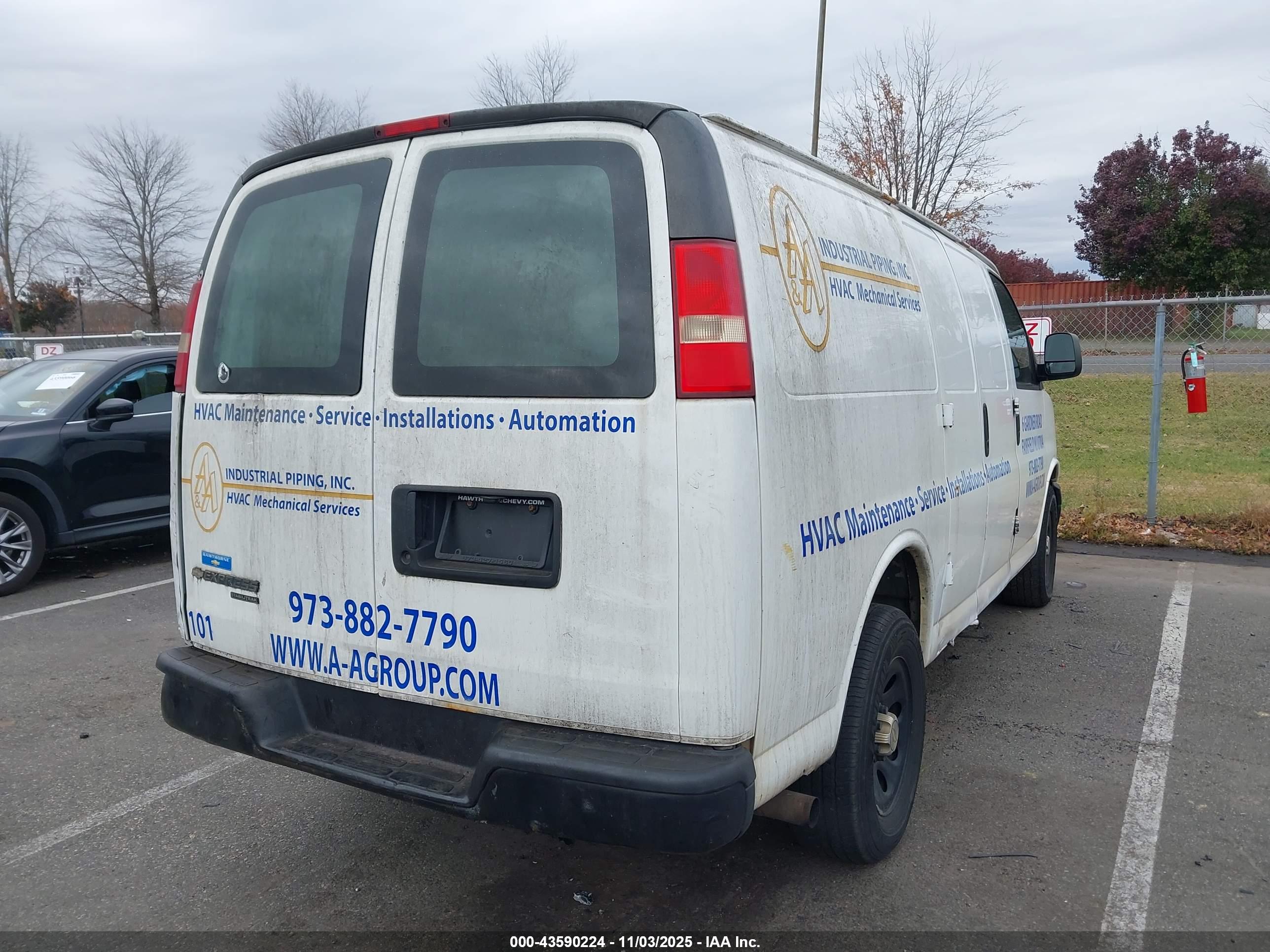 CHEVROLET EXPRESS image 4
