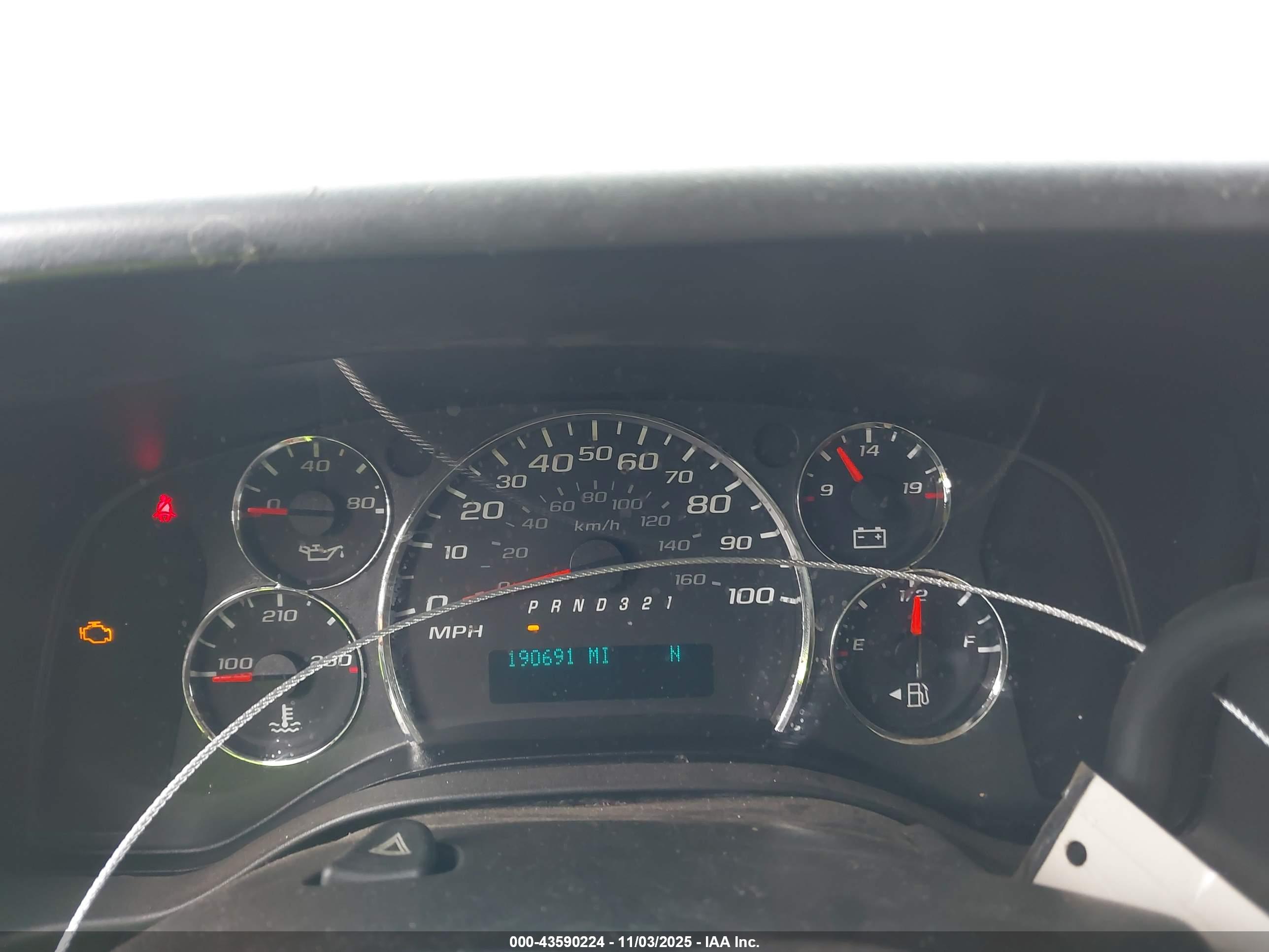 CHEVROLET EXPRESS image 7