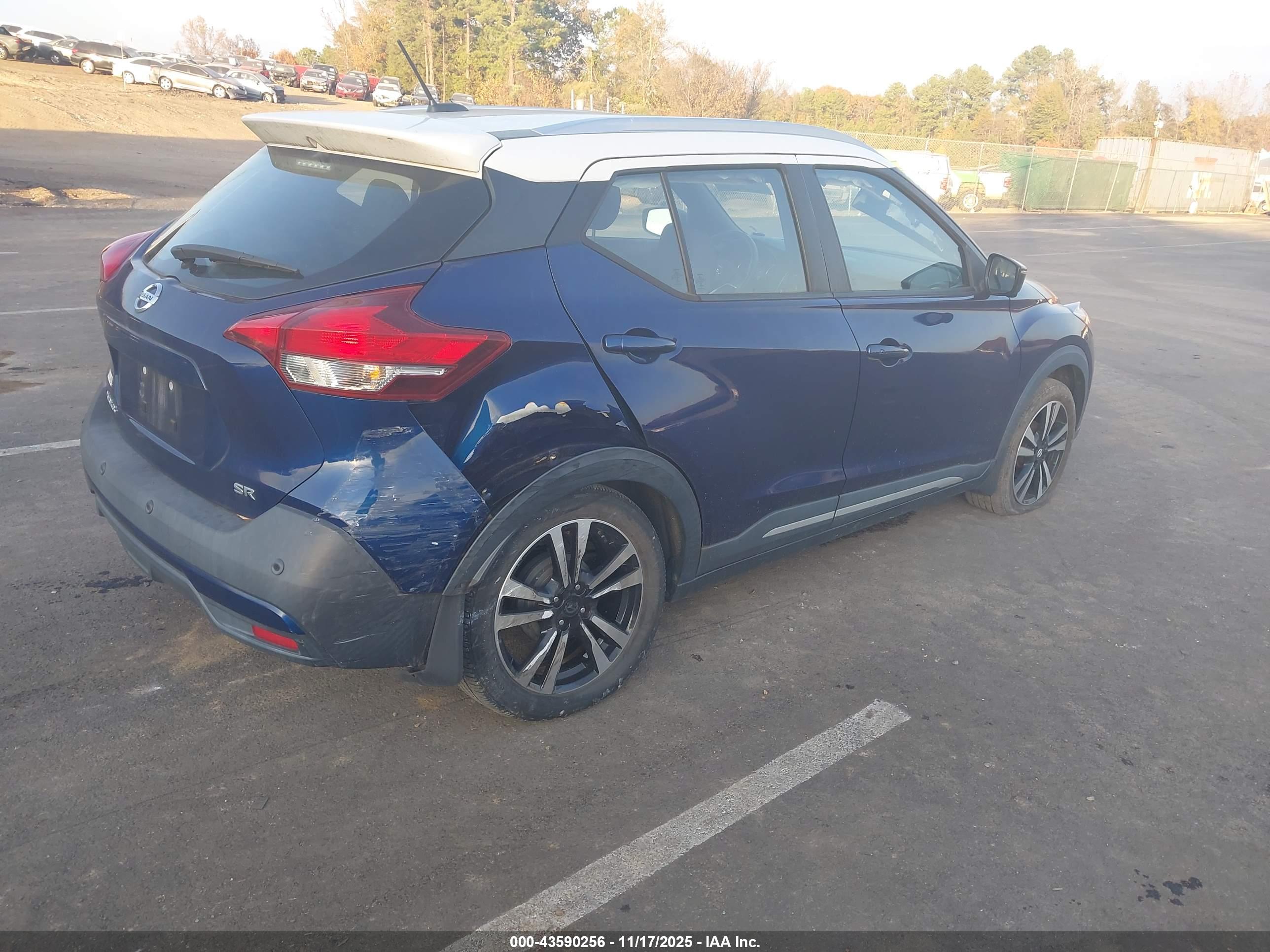 NISSAN KICKS image 4
