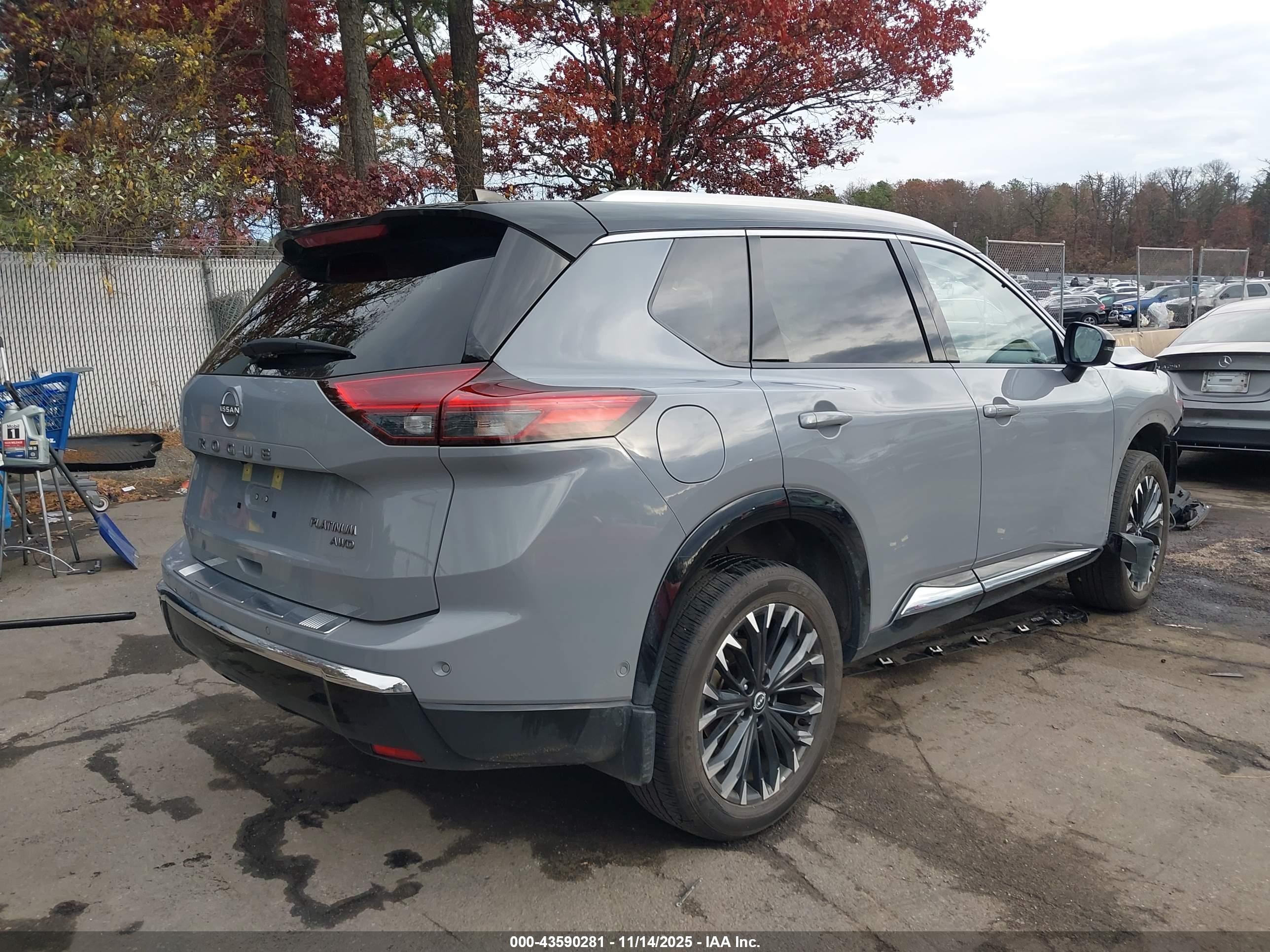 NISSAN ROGUE image 4