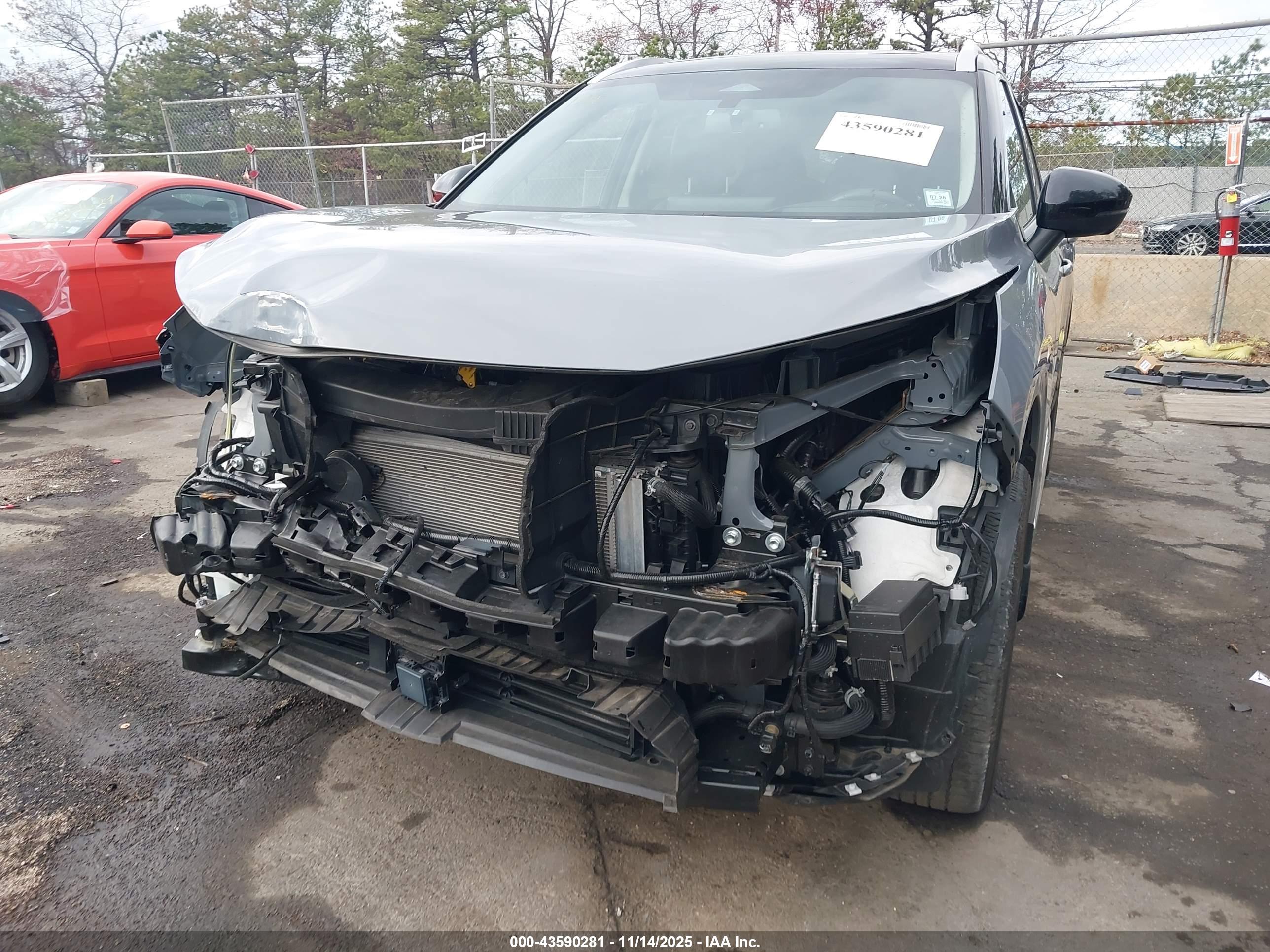 NISSAN ROGUE image 6
