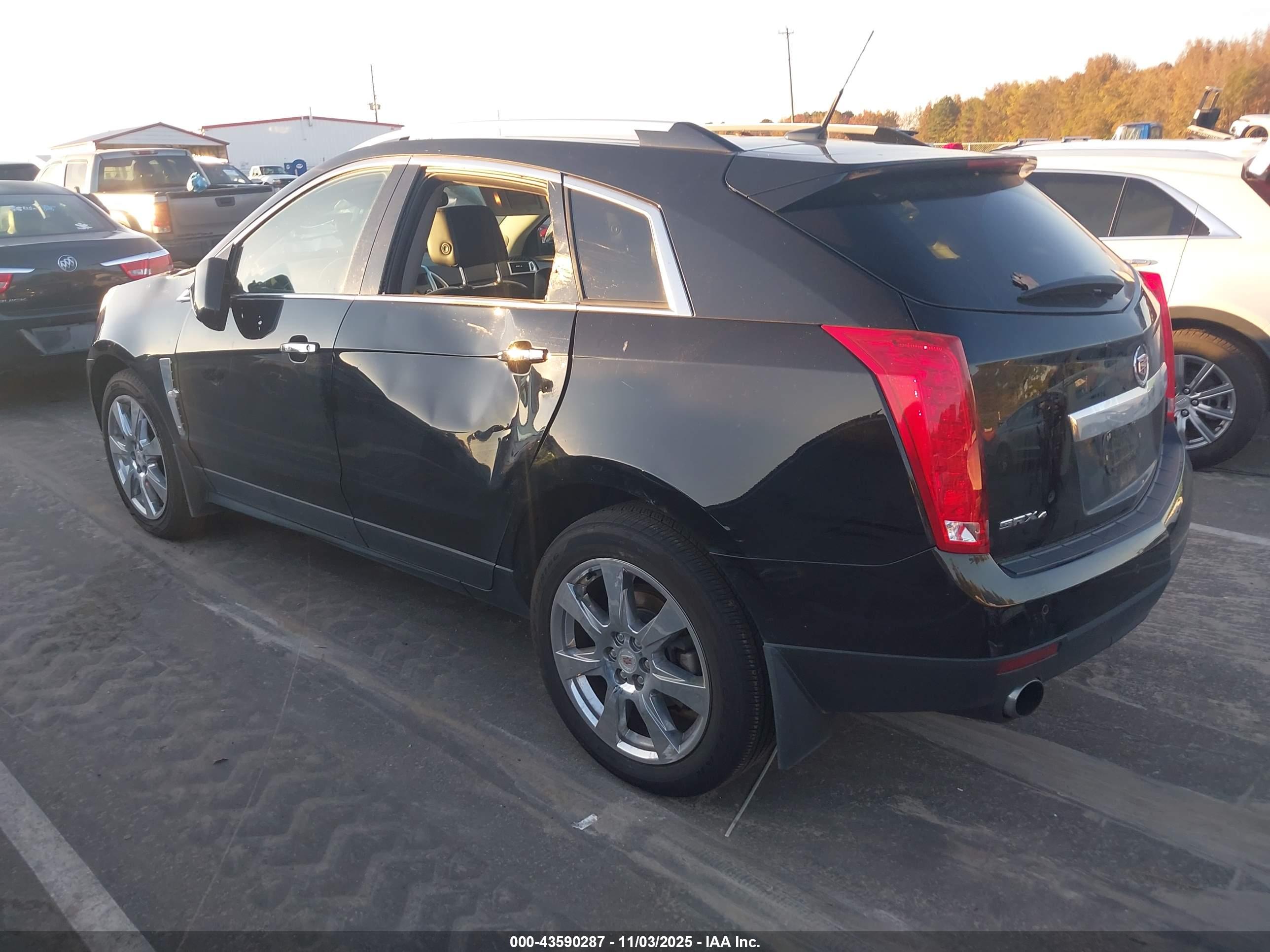 CADILLAC SRX image 3