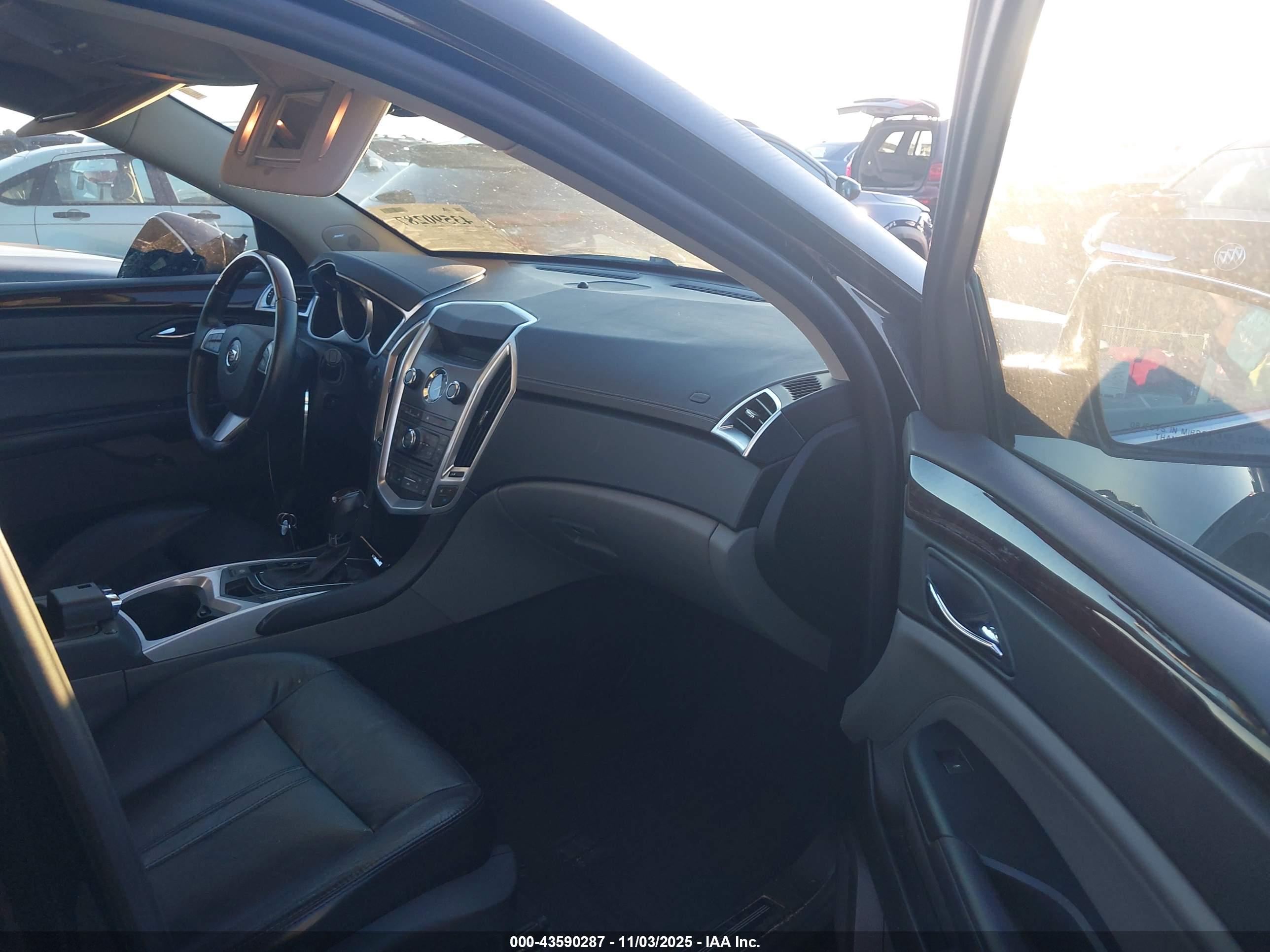 CADILLAC SRX image 5