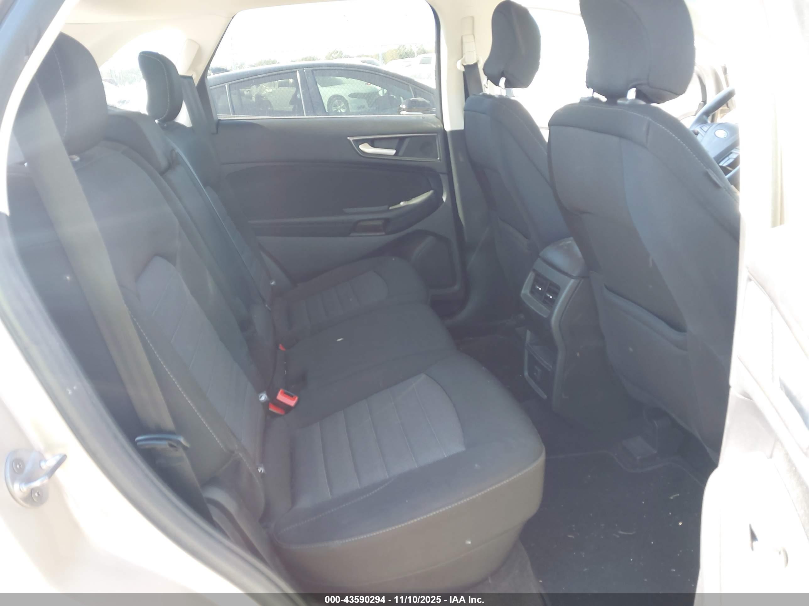 FORD EDGE image 8