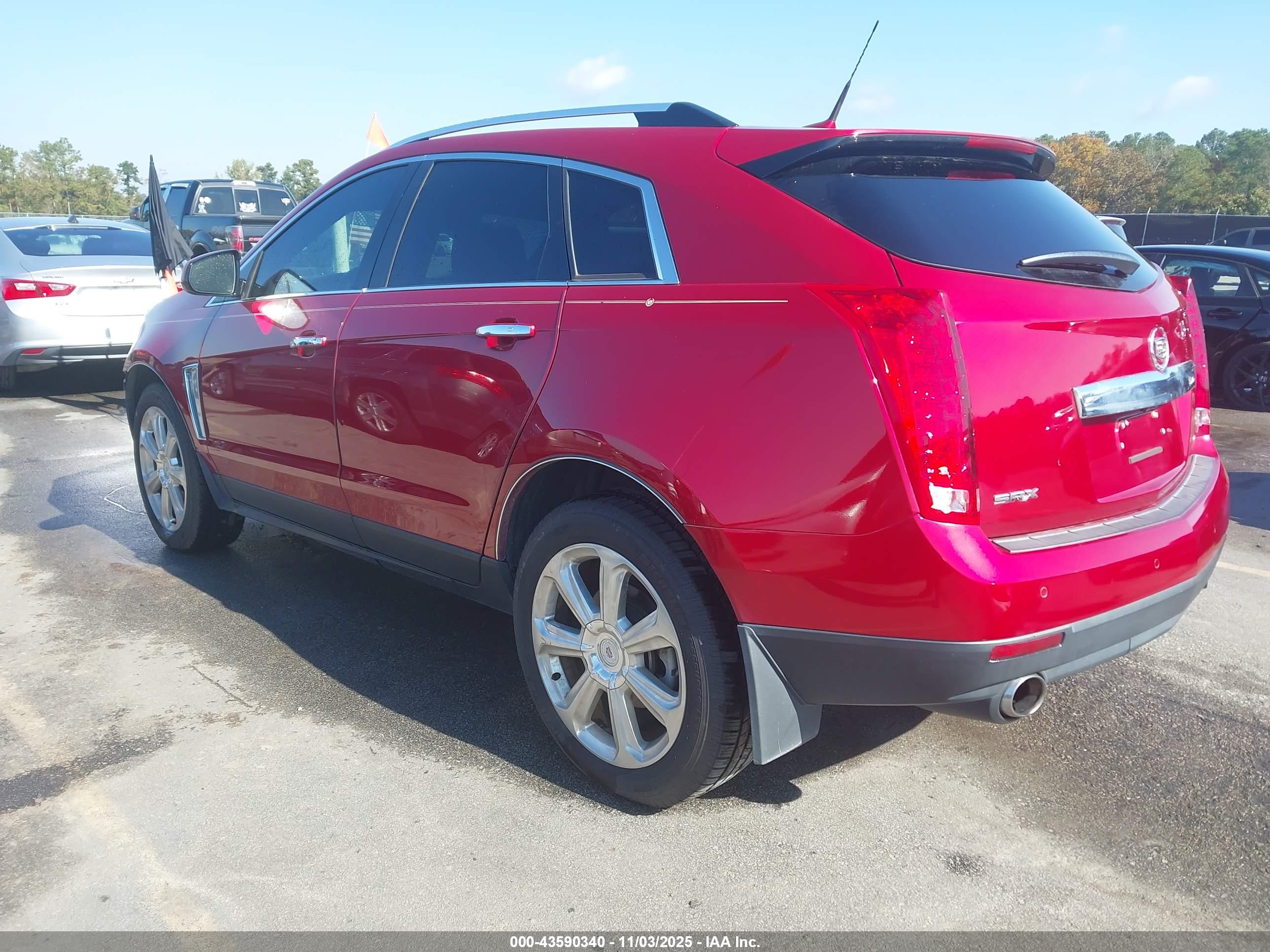 CADILLAC SRX image 3