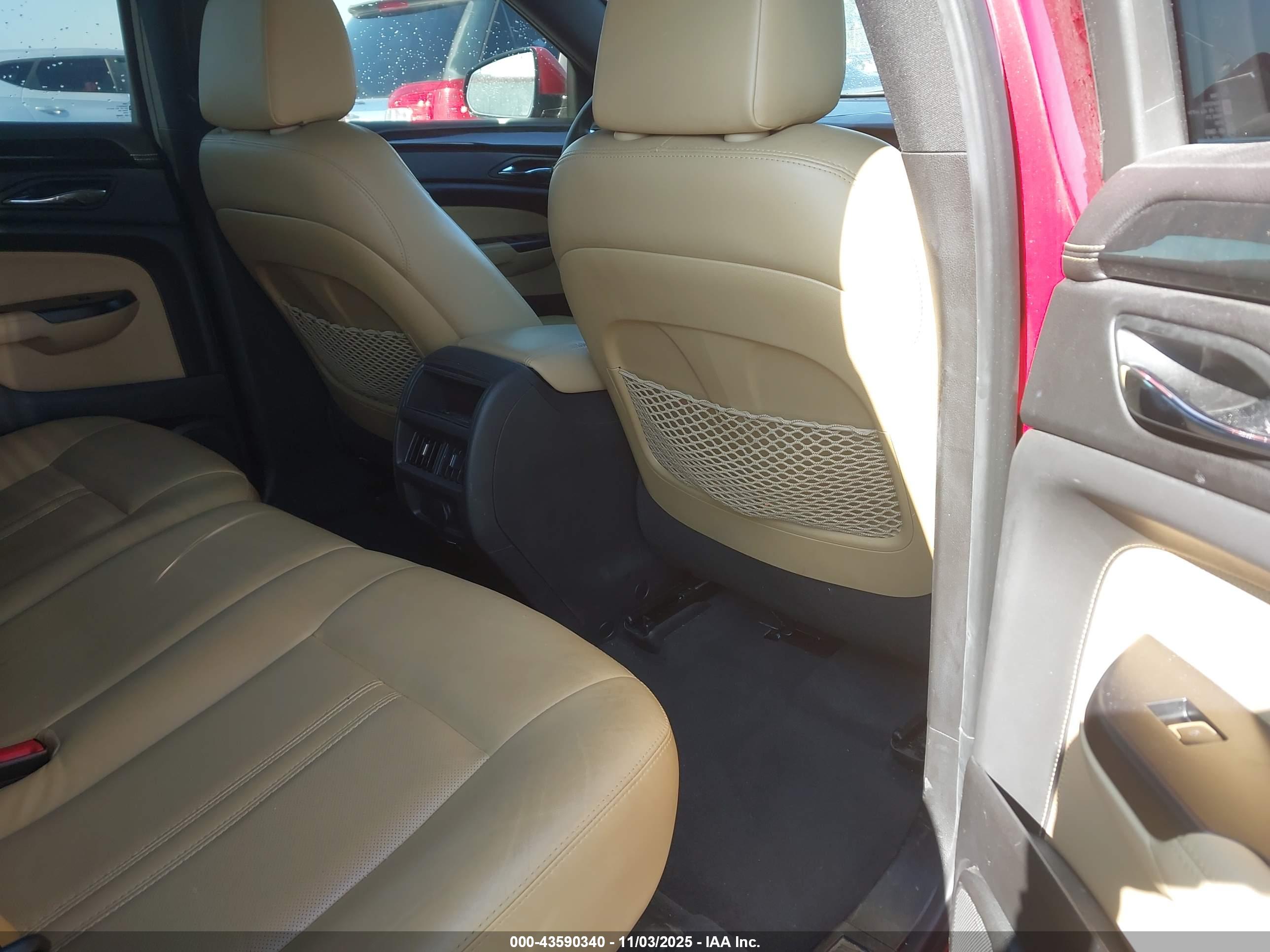 CADILLAC SRX image 8