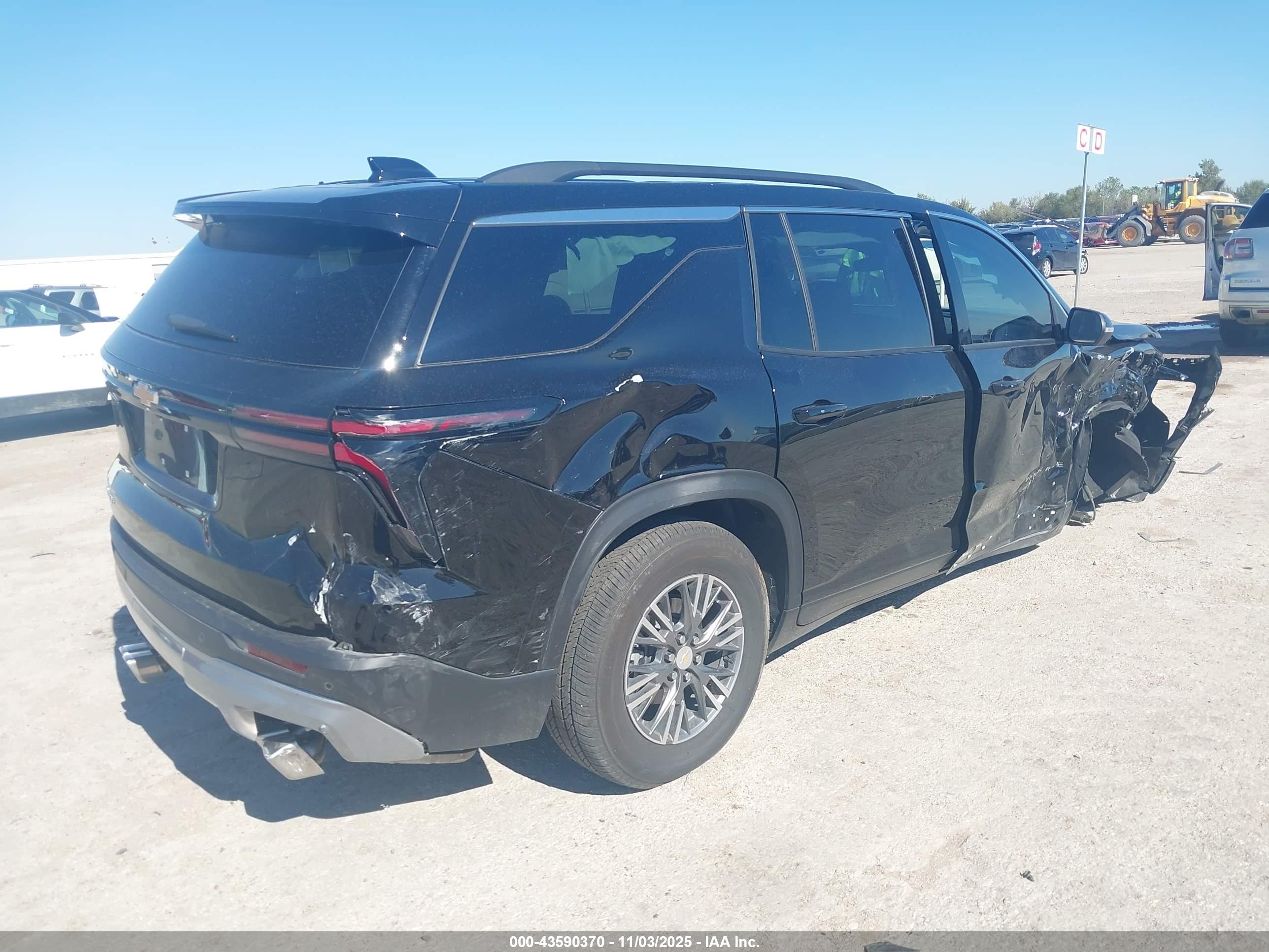 CHEVROLET TRAVERSE image 4