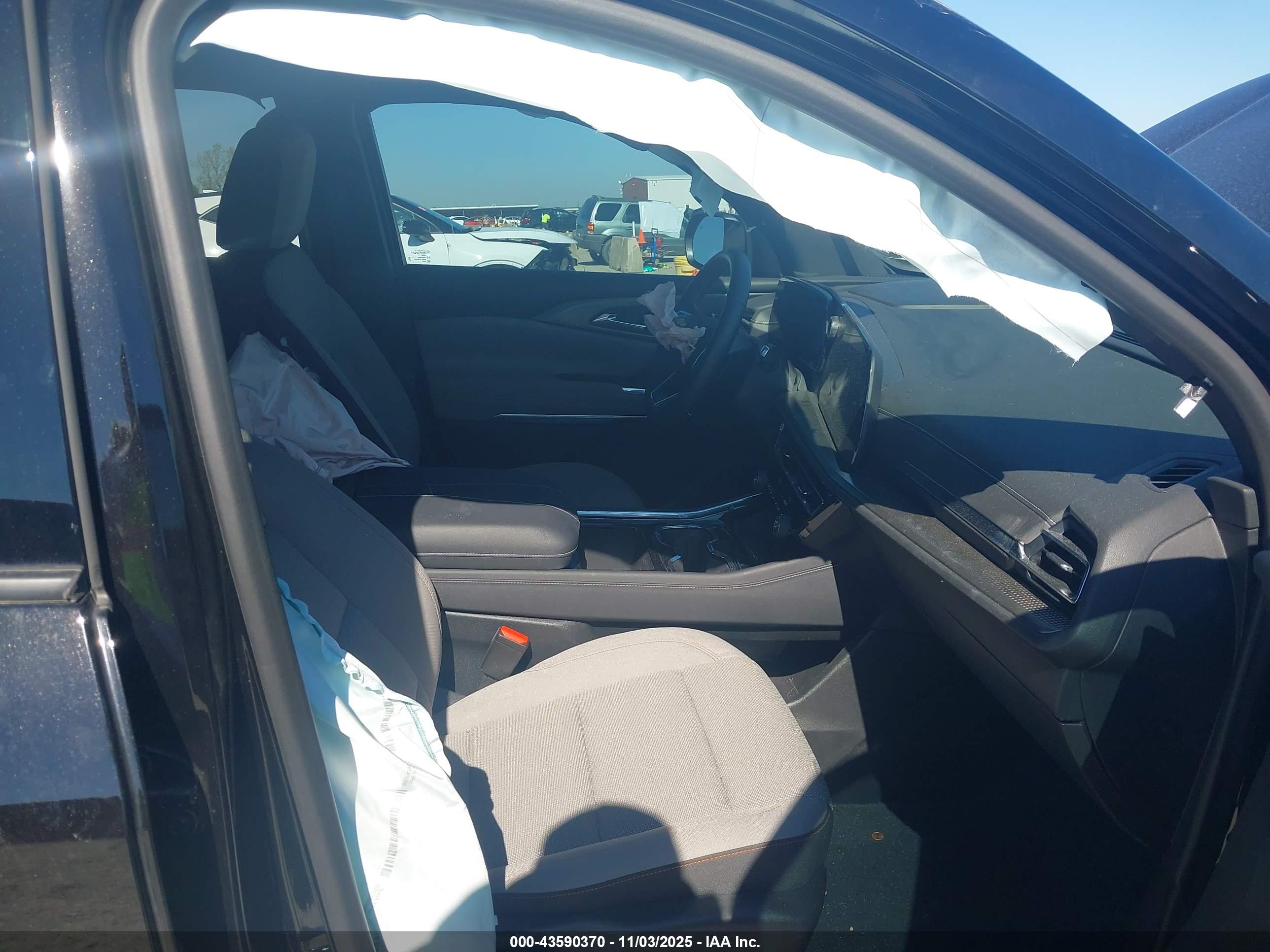CHEVROLET TRAVERSE image 5