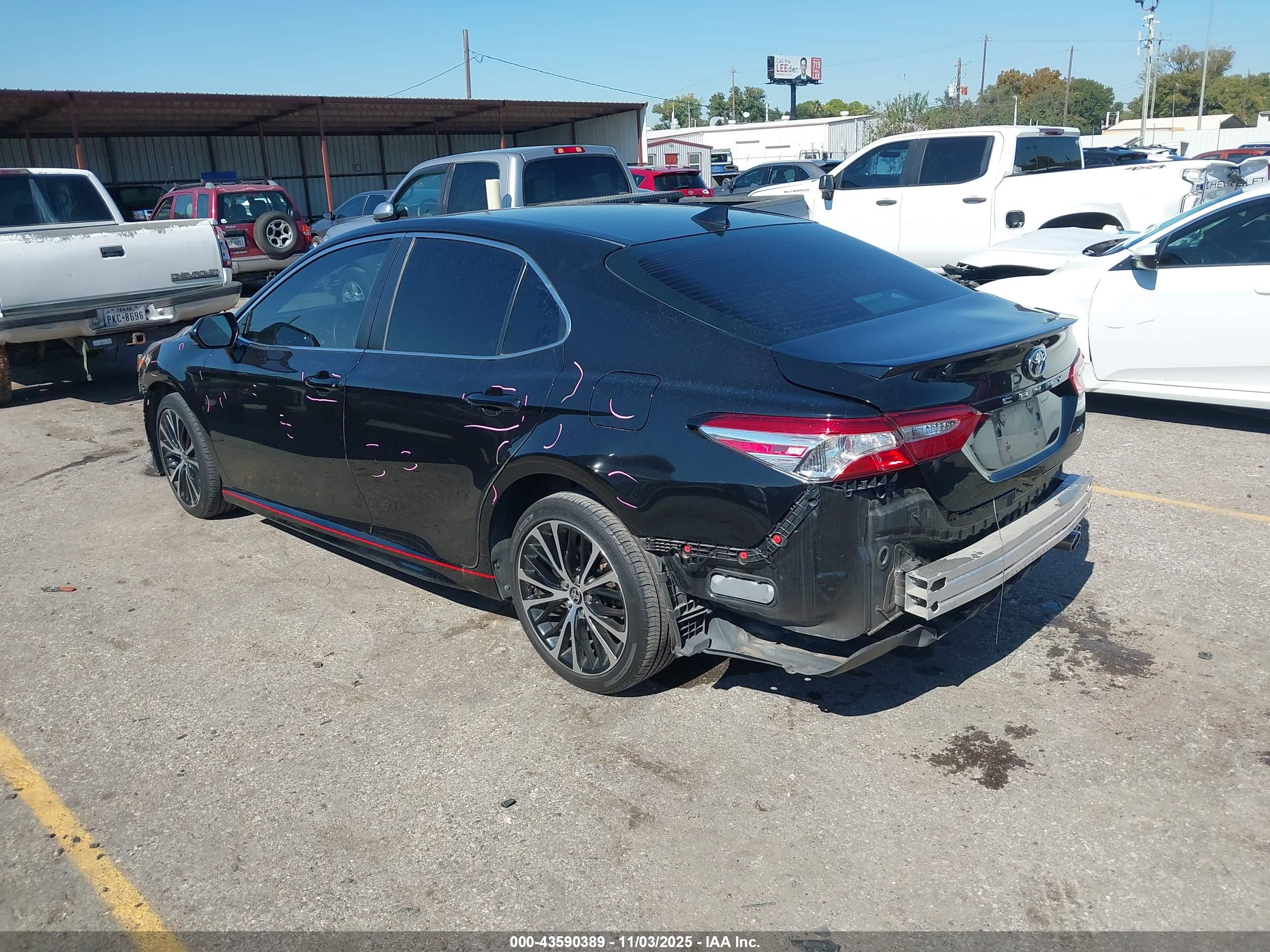 TOYOTA CAMRY image 3