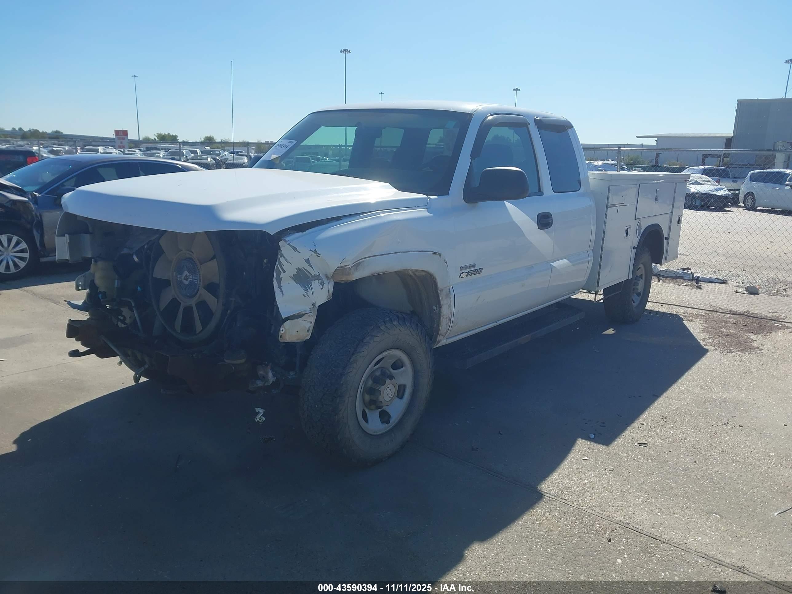 CHEVROLET SILVERADO image 2