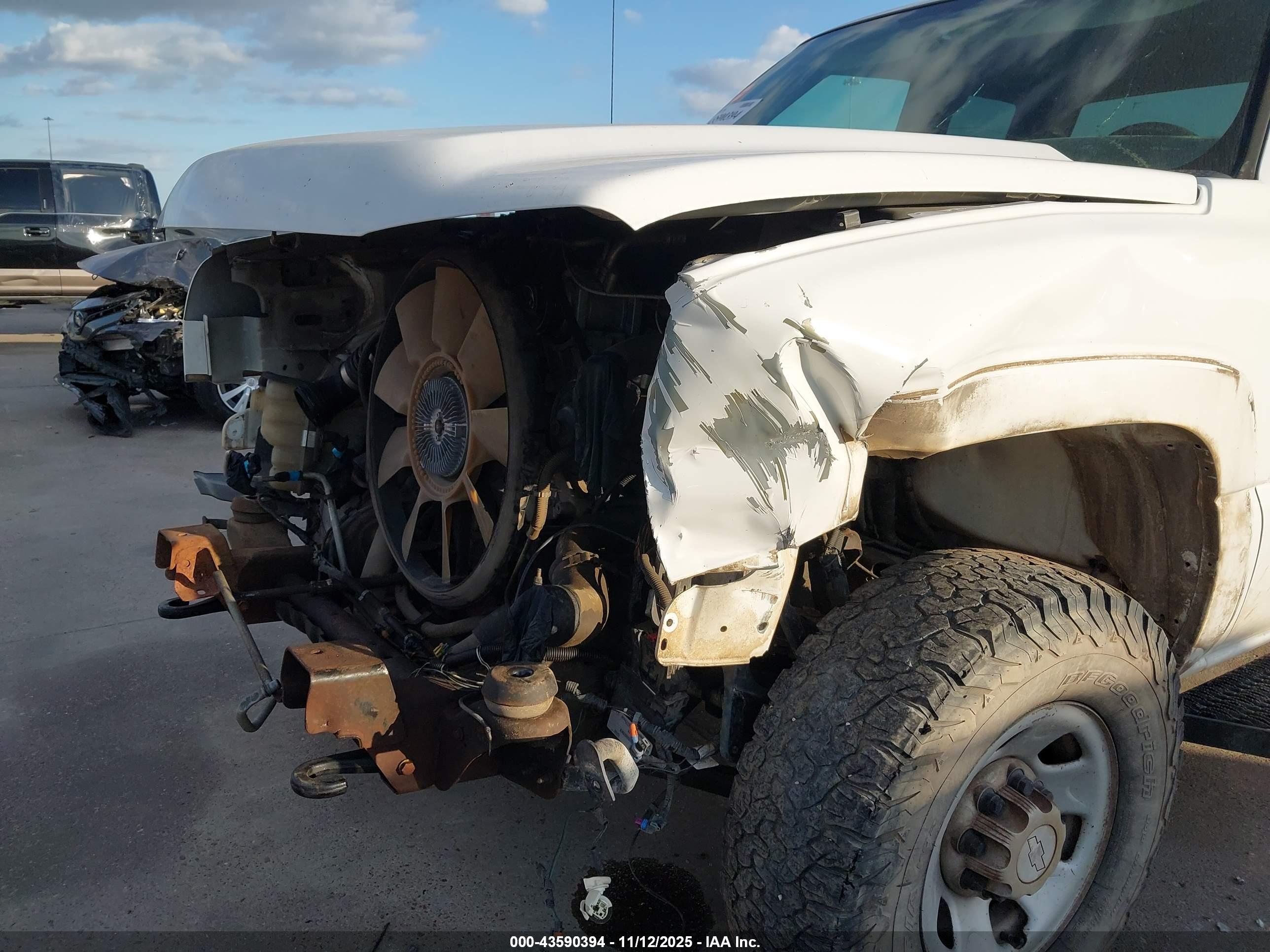 CHEVROLET SILVERADO image 6