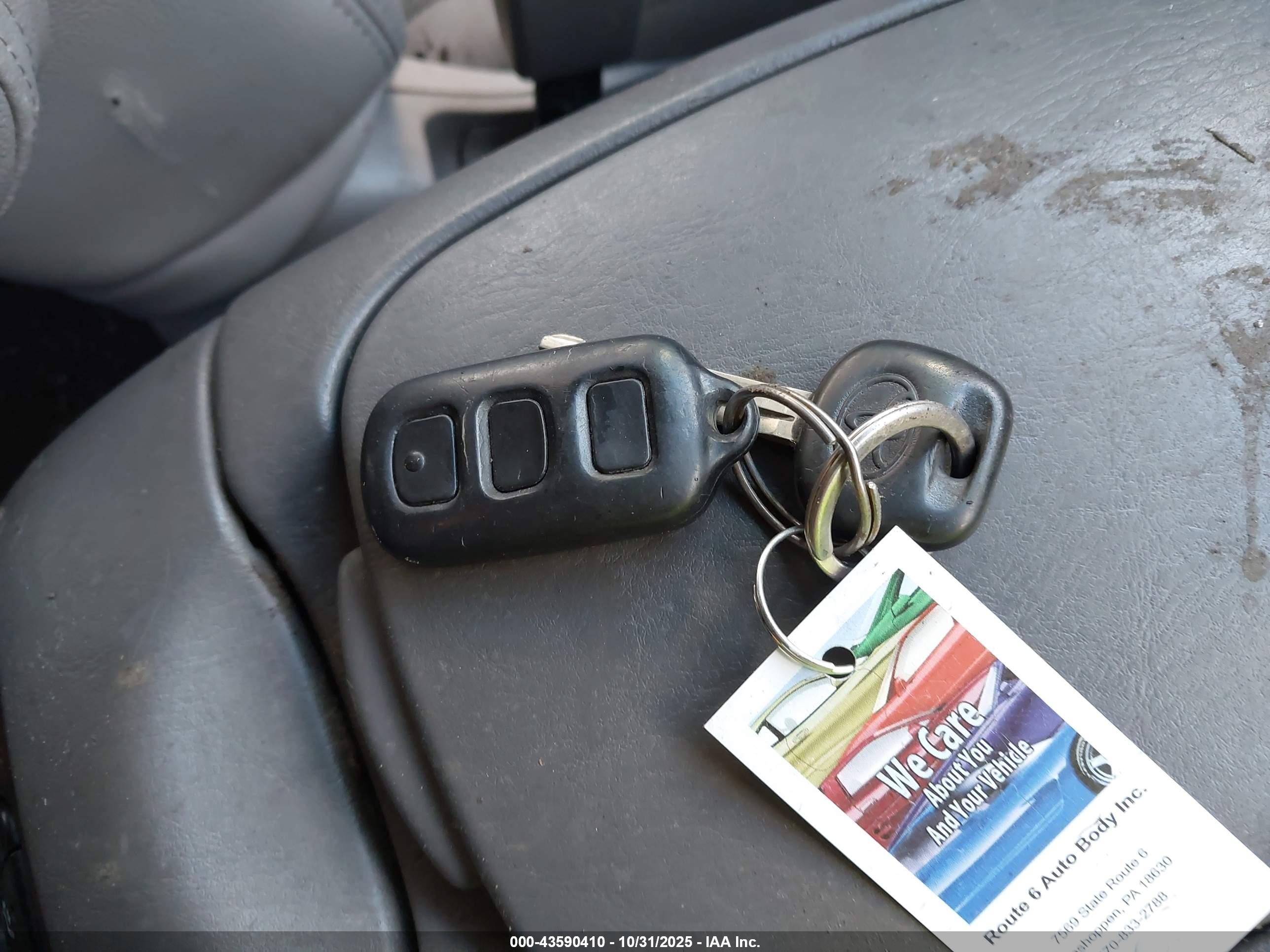 TOYOTA SEQUOIA image 11