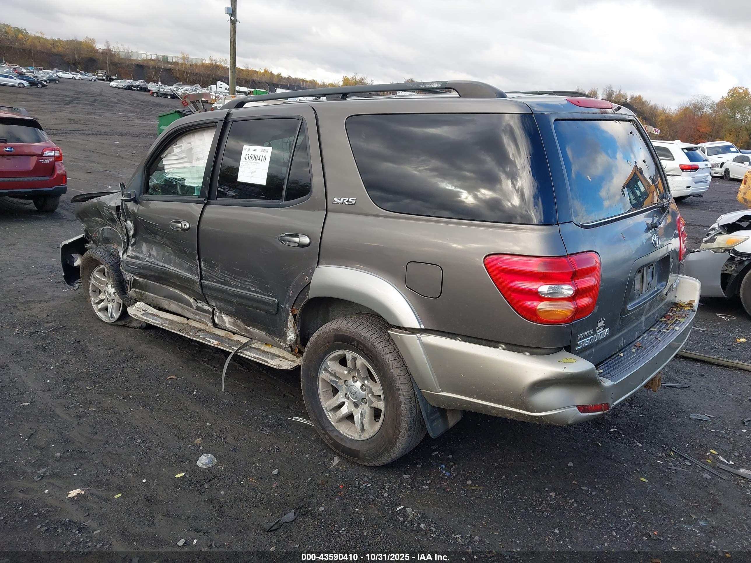 TOYOTA SEQUOIA image 3