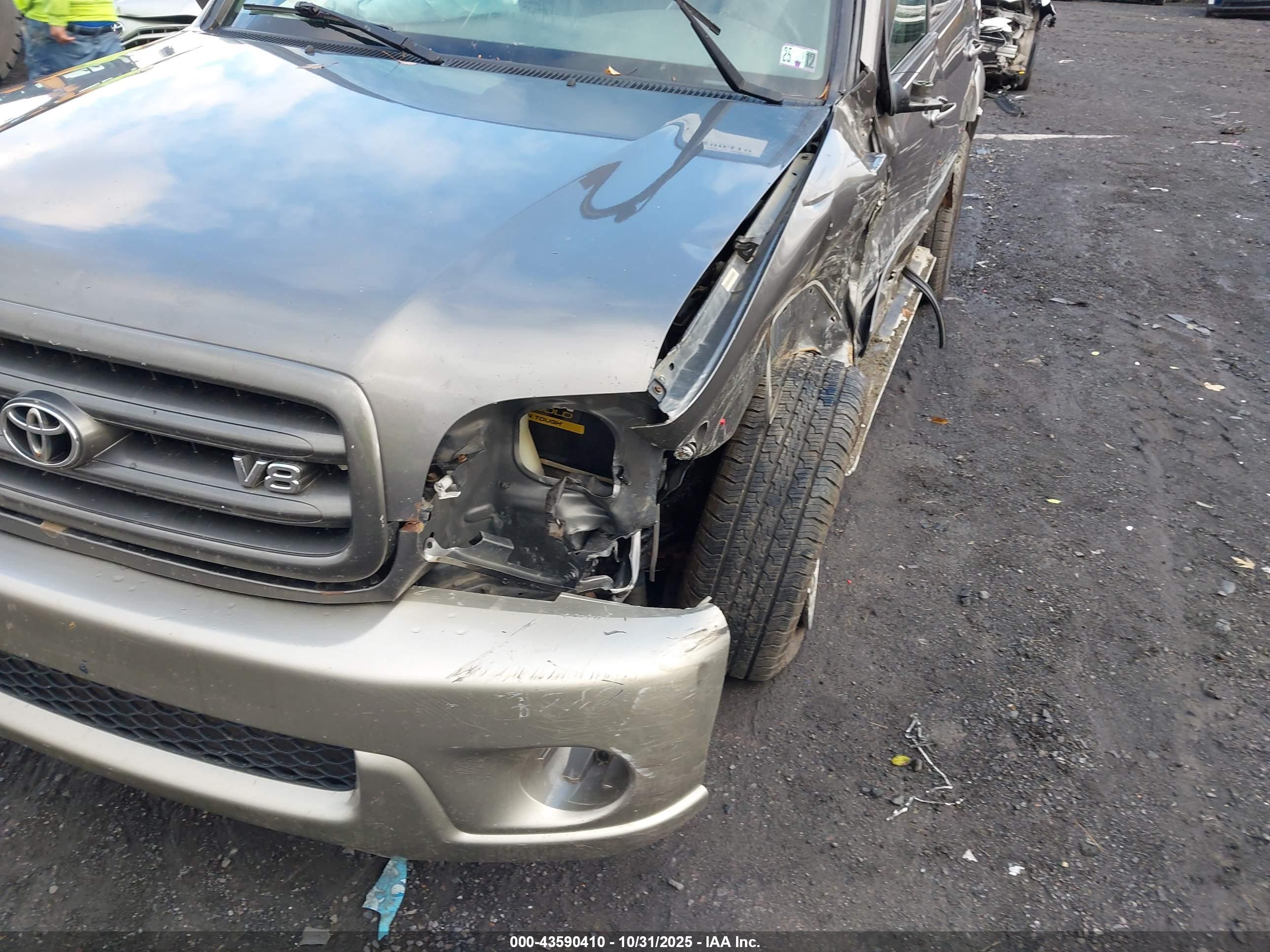 TOYOTA SEQUOIA image 6