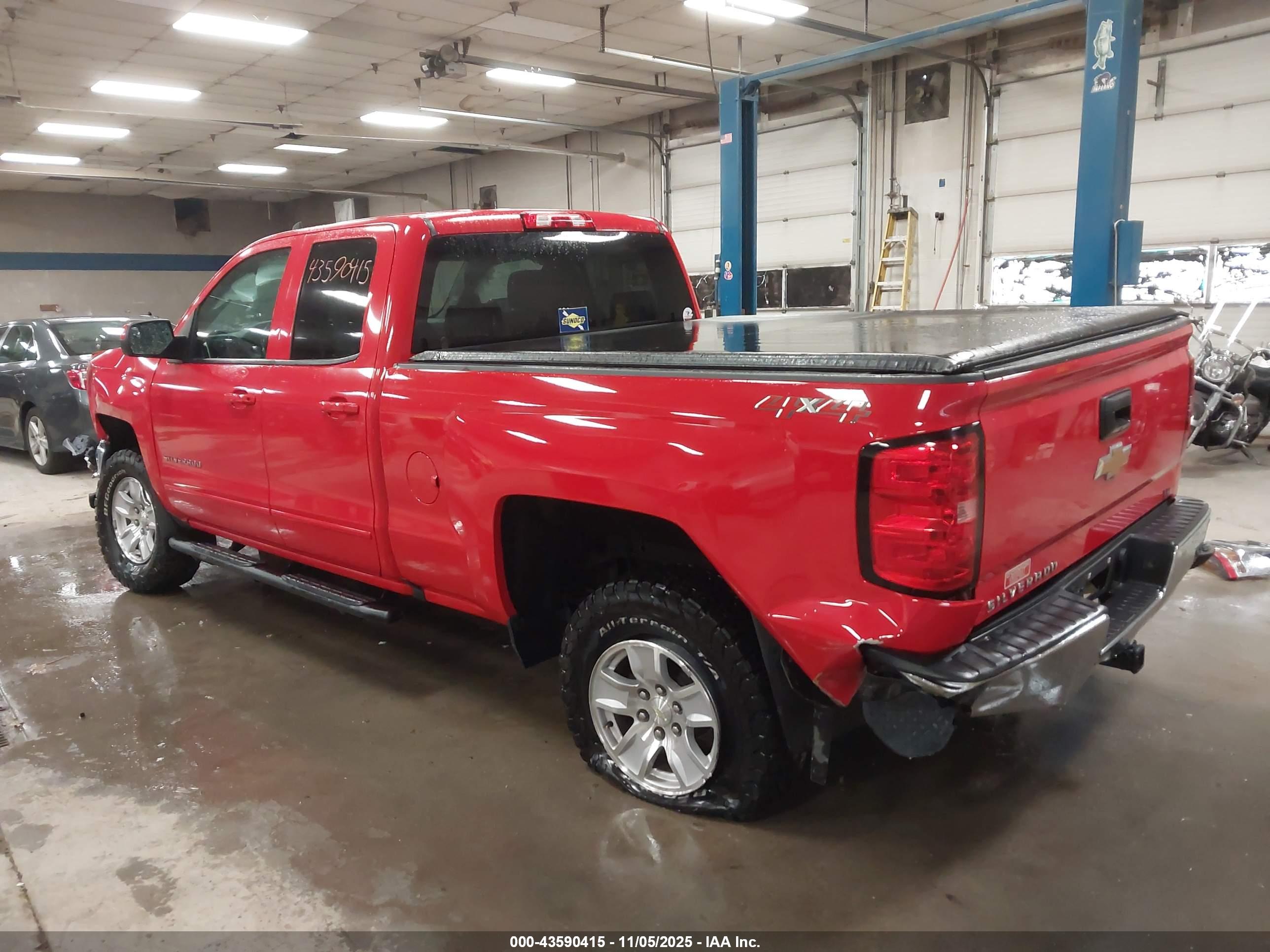 CHEVROLET SILVERADO image 3