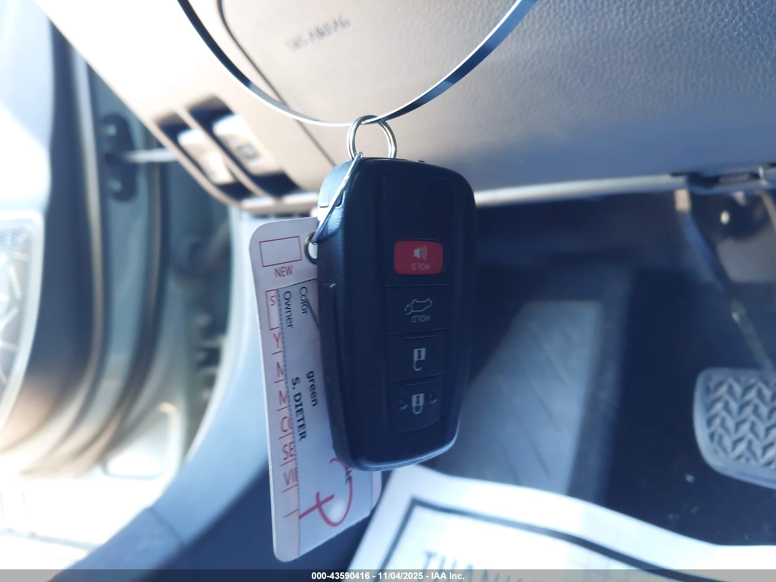 TOYOTA RAV4 image 11