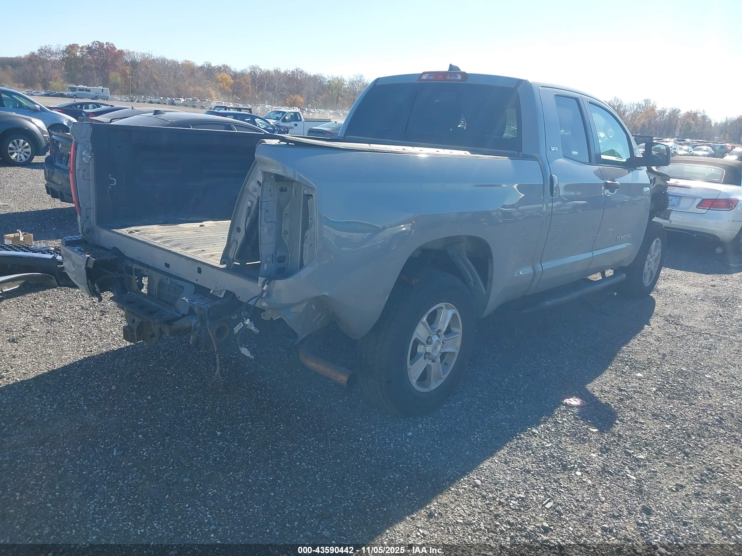 TOYOTA TUNDRA image 4