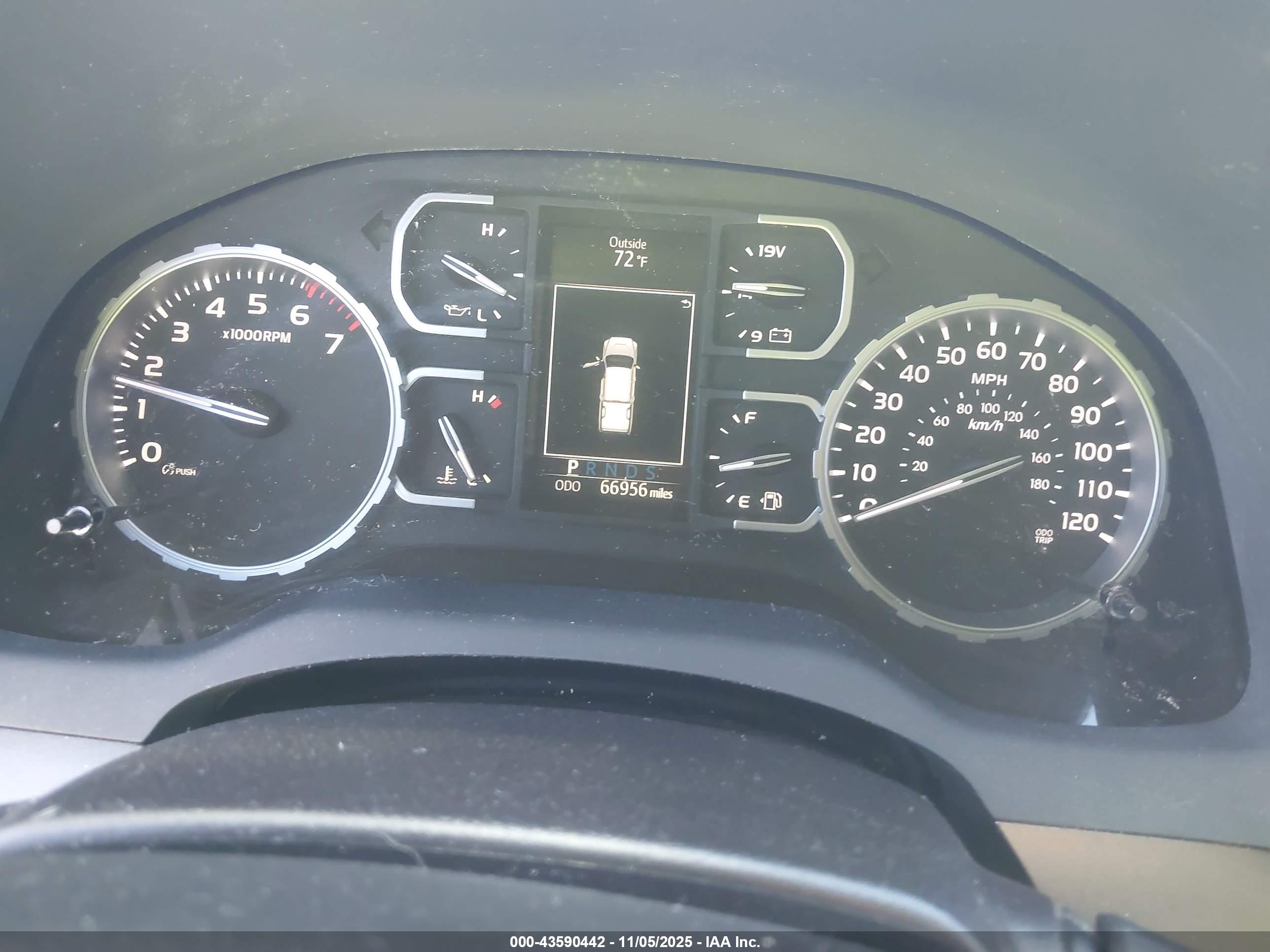 TOYOTA TUNDRA image 7