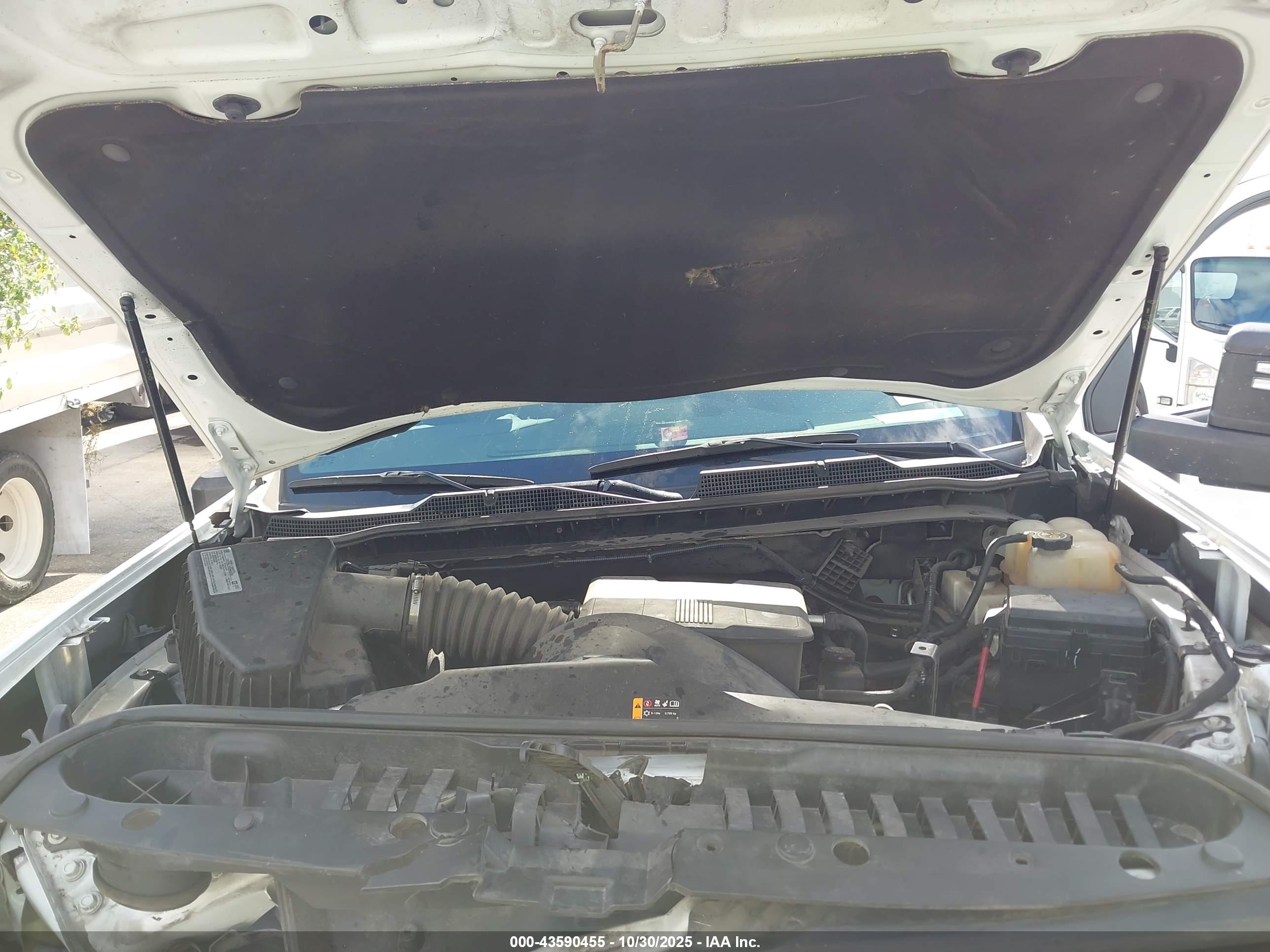 CHEVROLET SILVERADO image 10