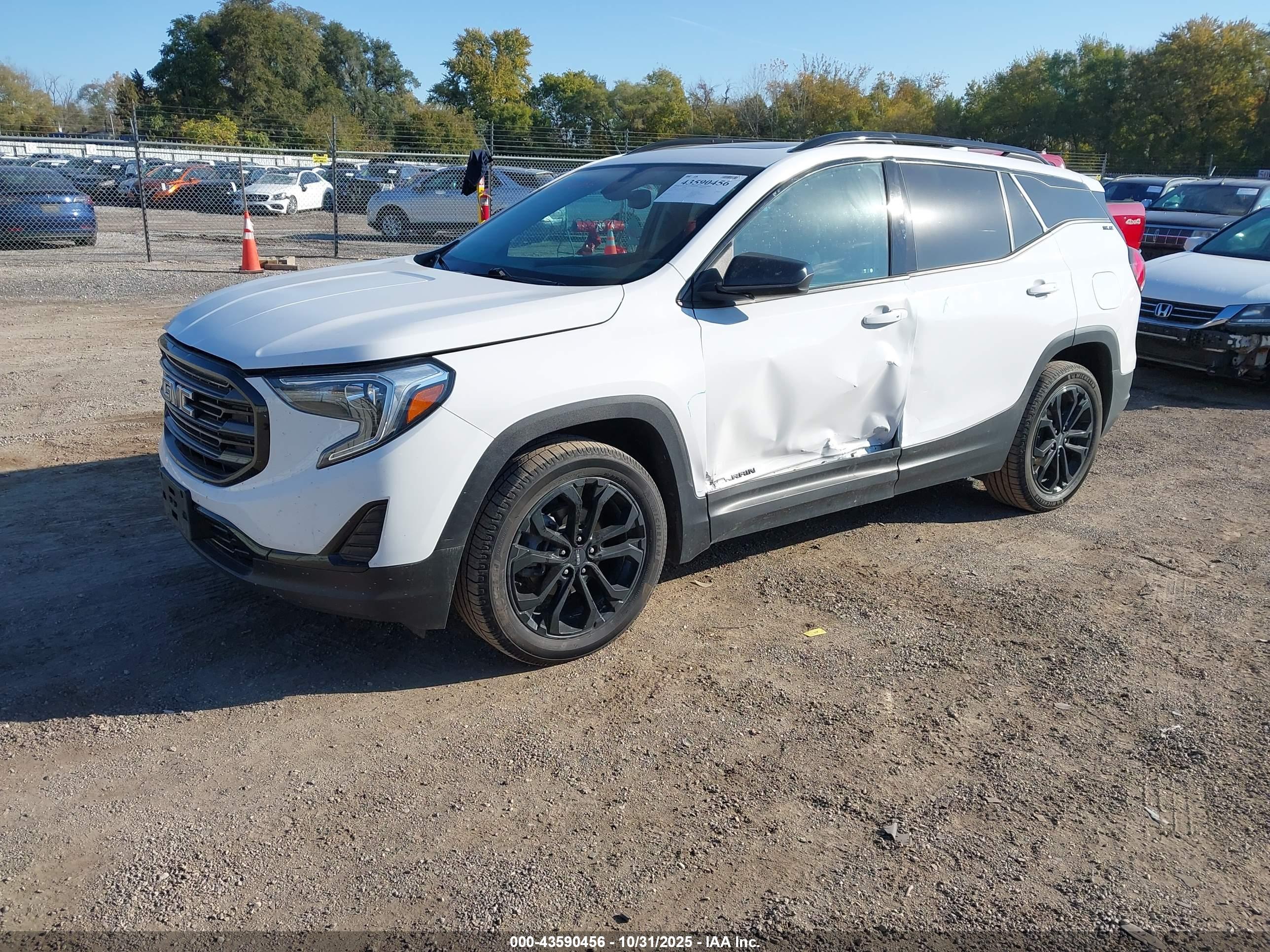 GMC TERRAIN image 2