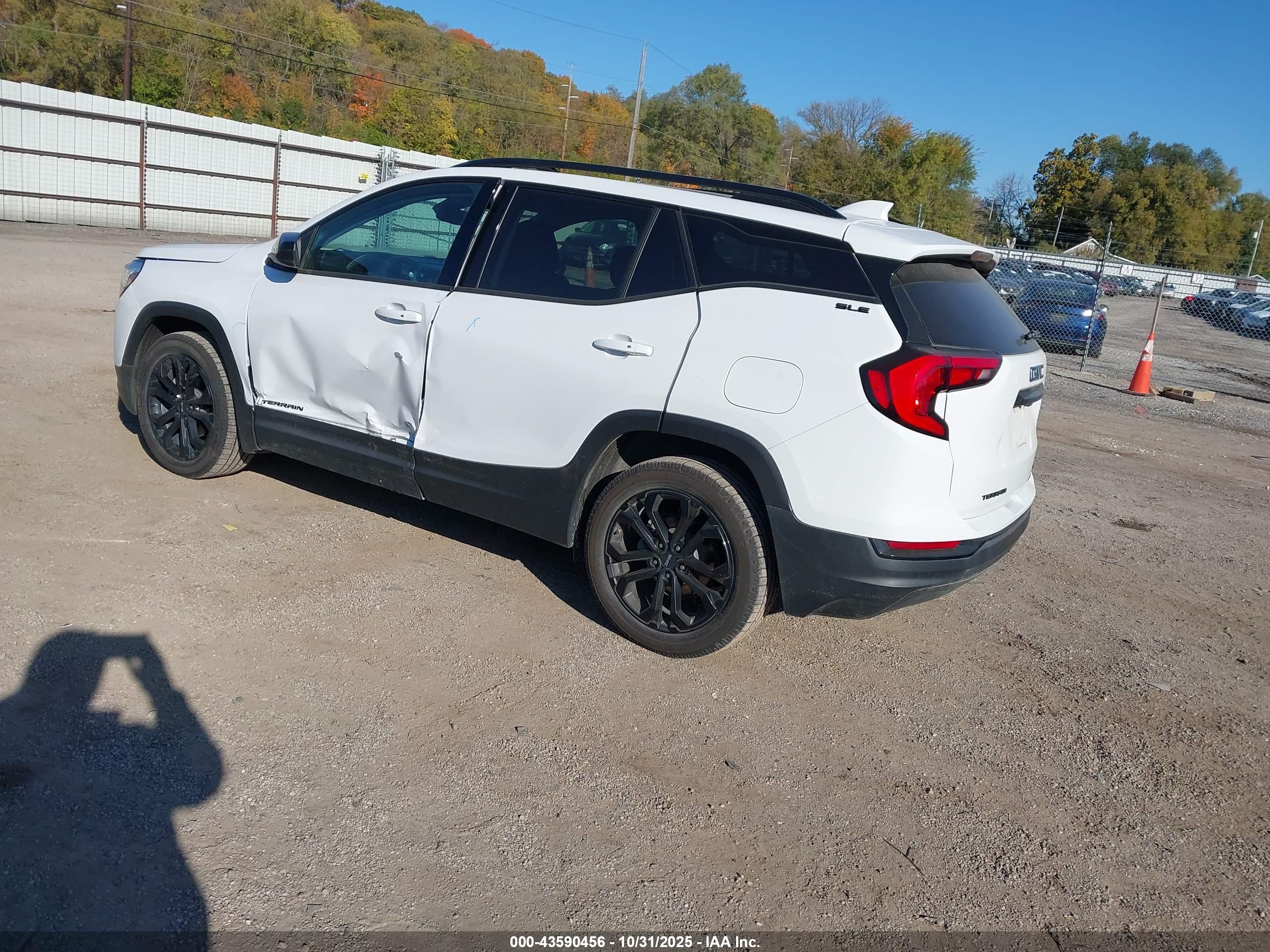 GMC TERRAIN image 3