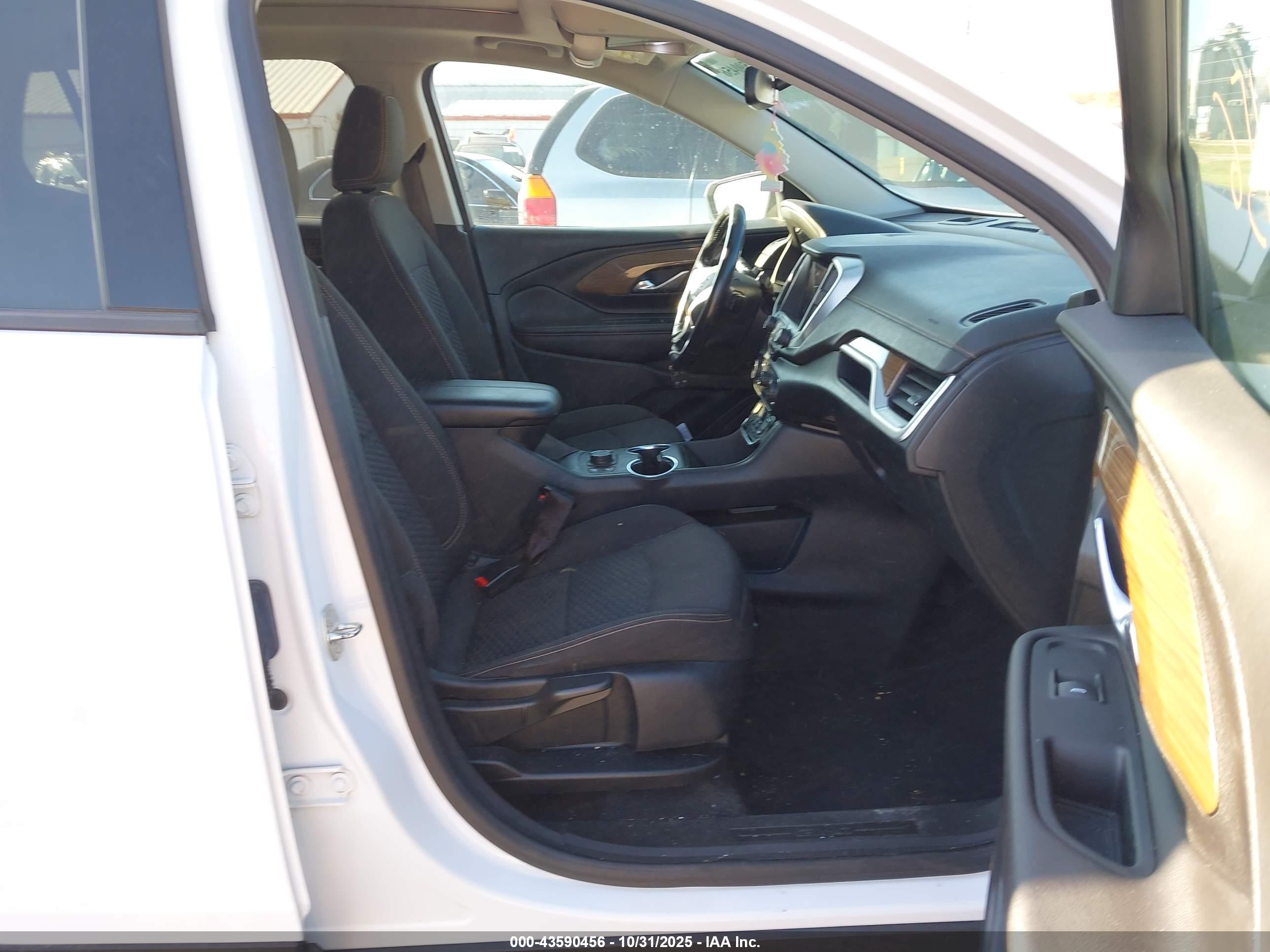 GMC TERRAIN image 5