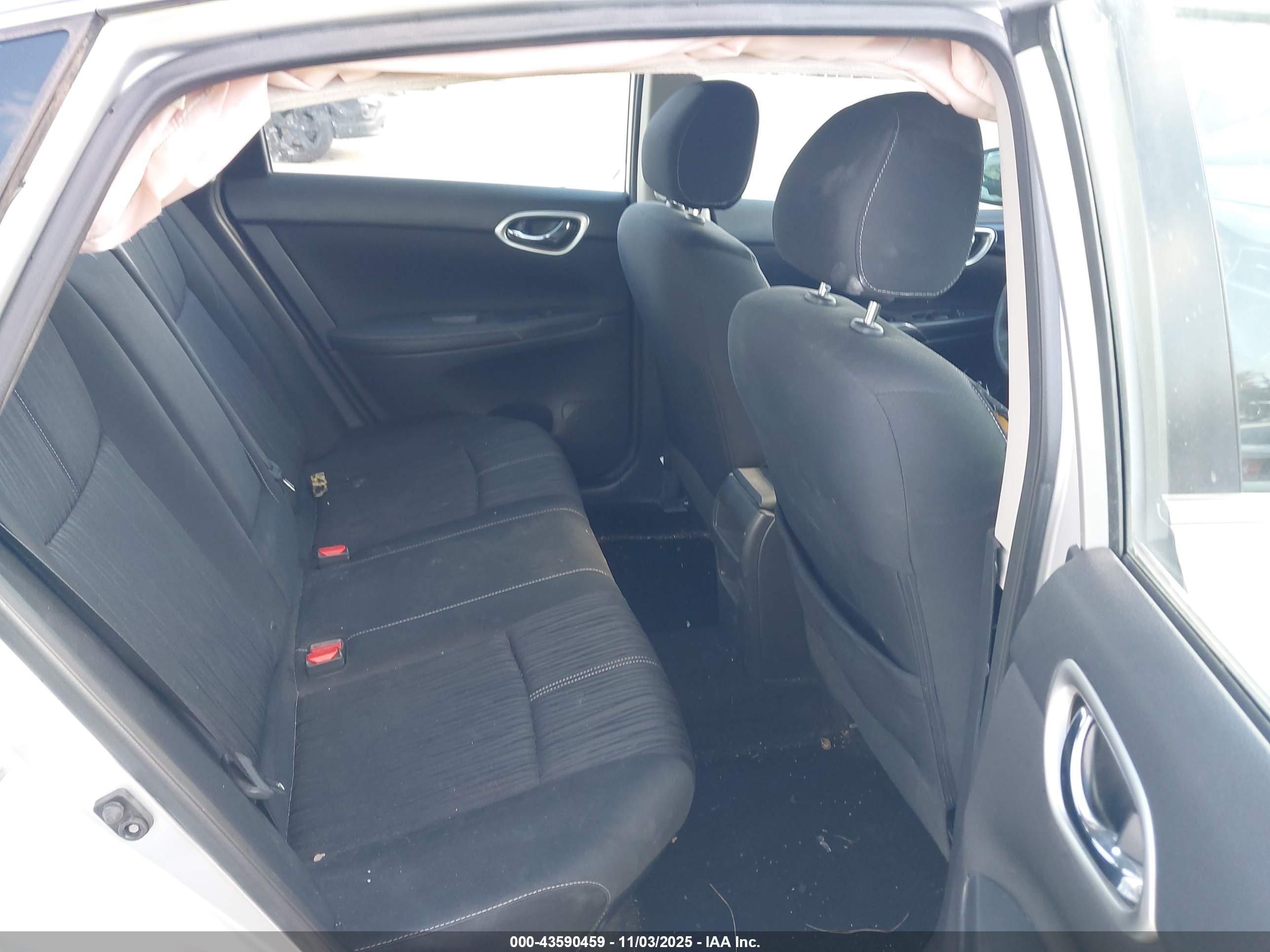 NISSAN SENTRA image 8